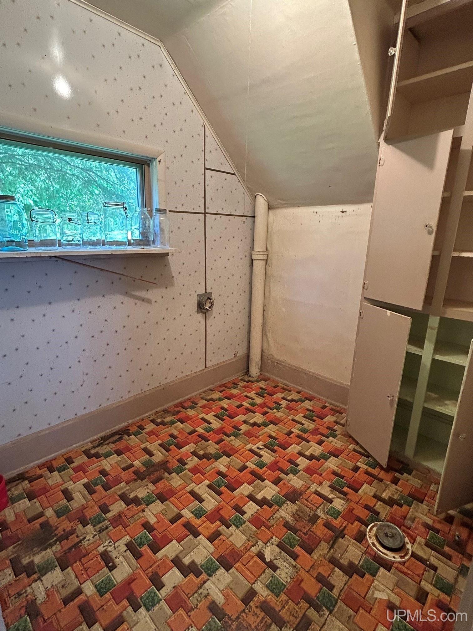 237 E Pine Street Property Photo 9