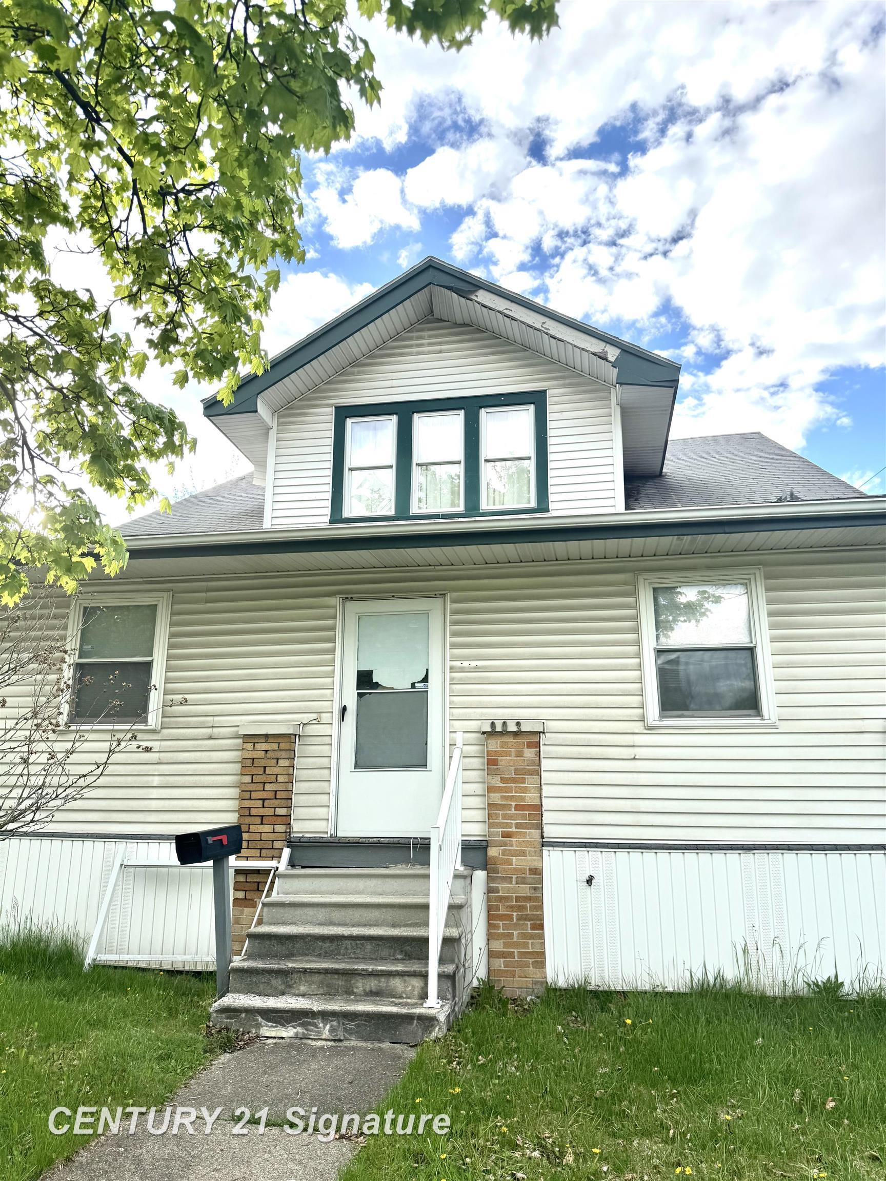 903 S Mason Street Property Photo 2
