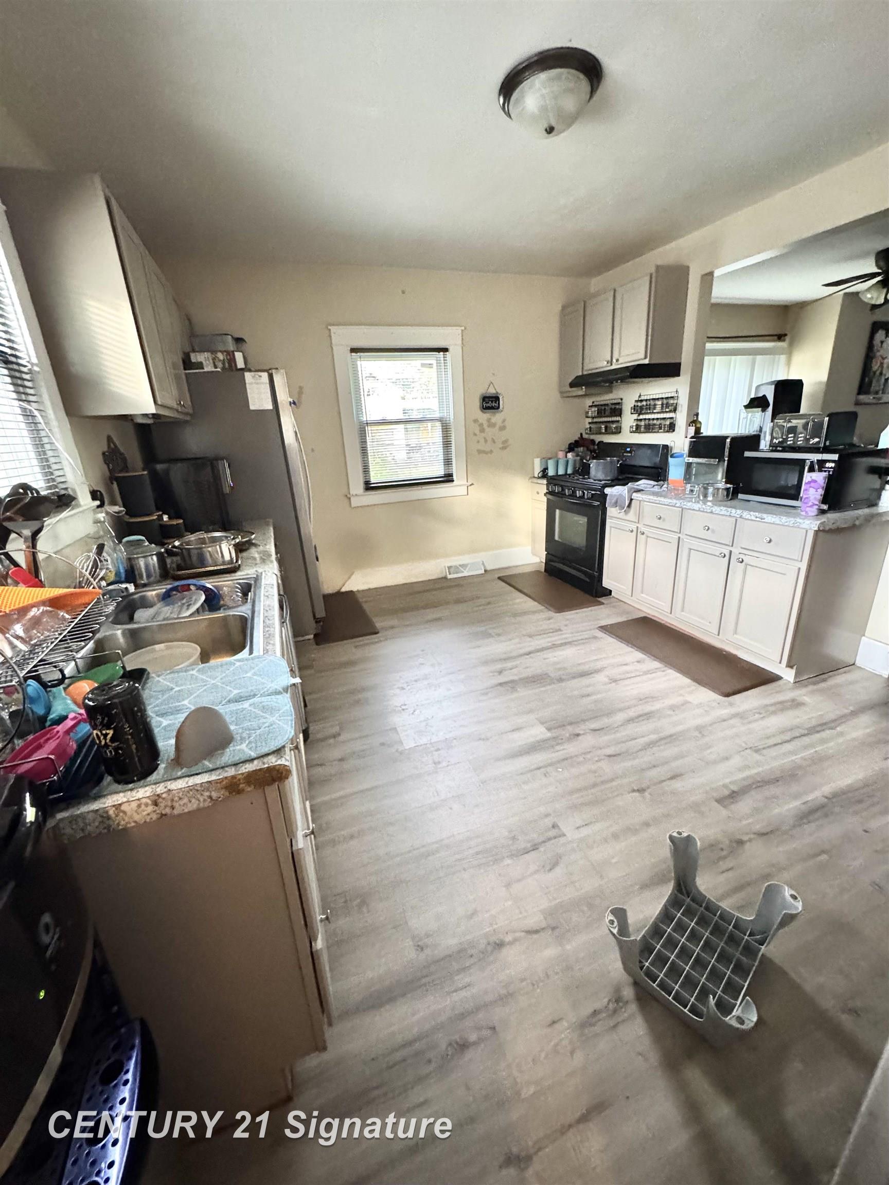 903 S Mason Street Property Photo 4