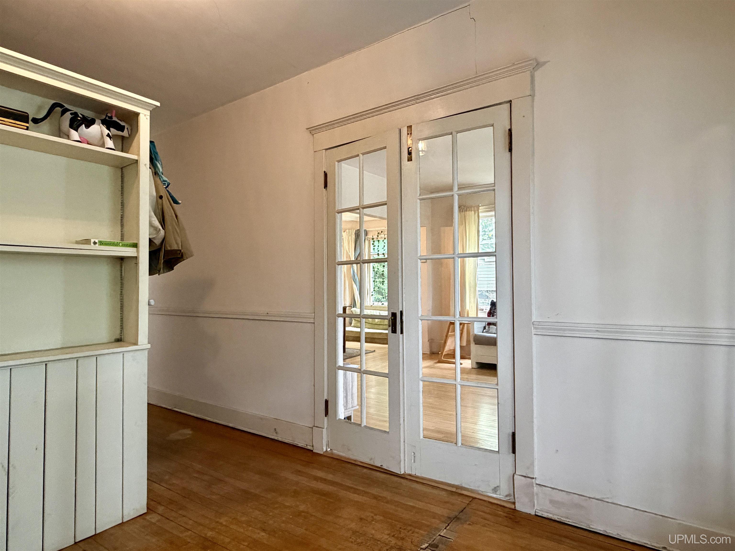 803 Elm Street Property Photo 4