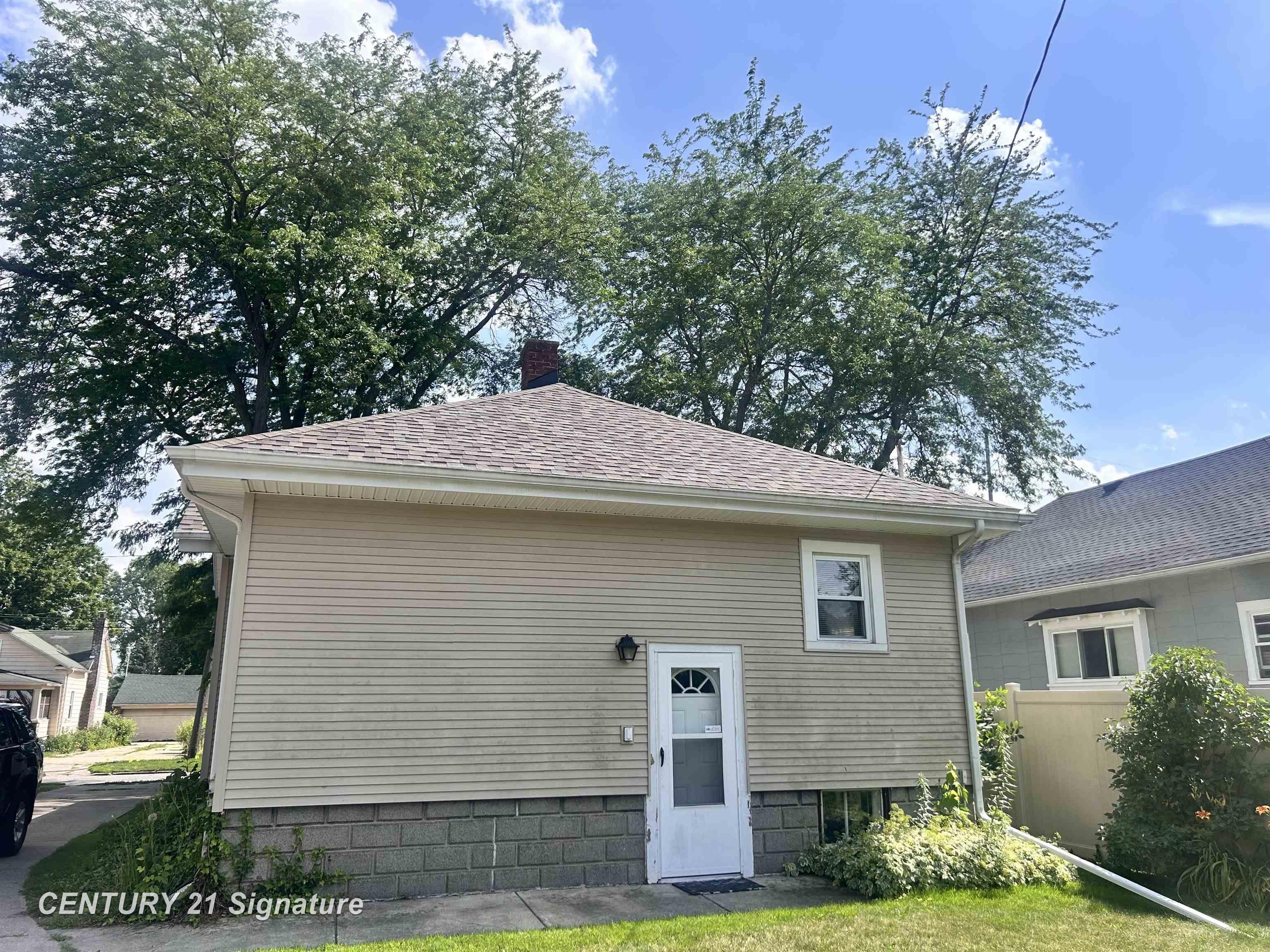 1548 Maine Street Property Photo 3