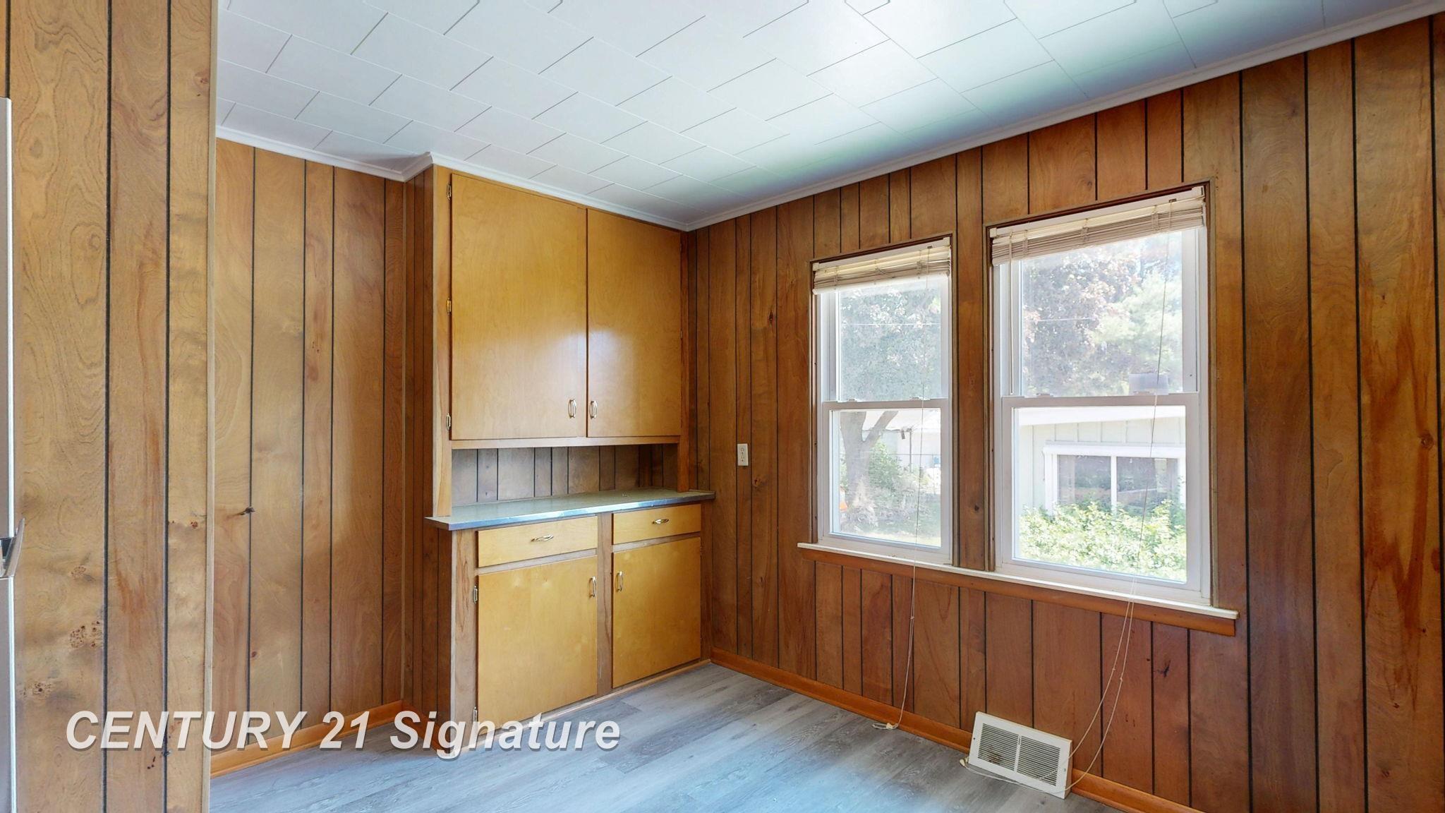 1548 Maine Street Property Photo 7