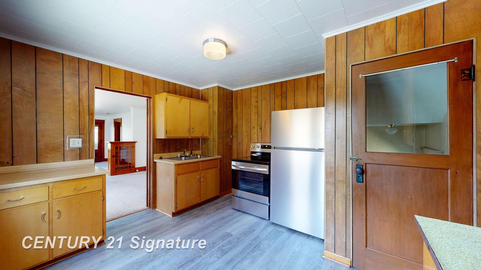 1548 Maine Street Property Photo 8