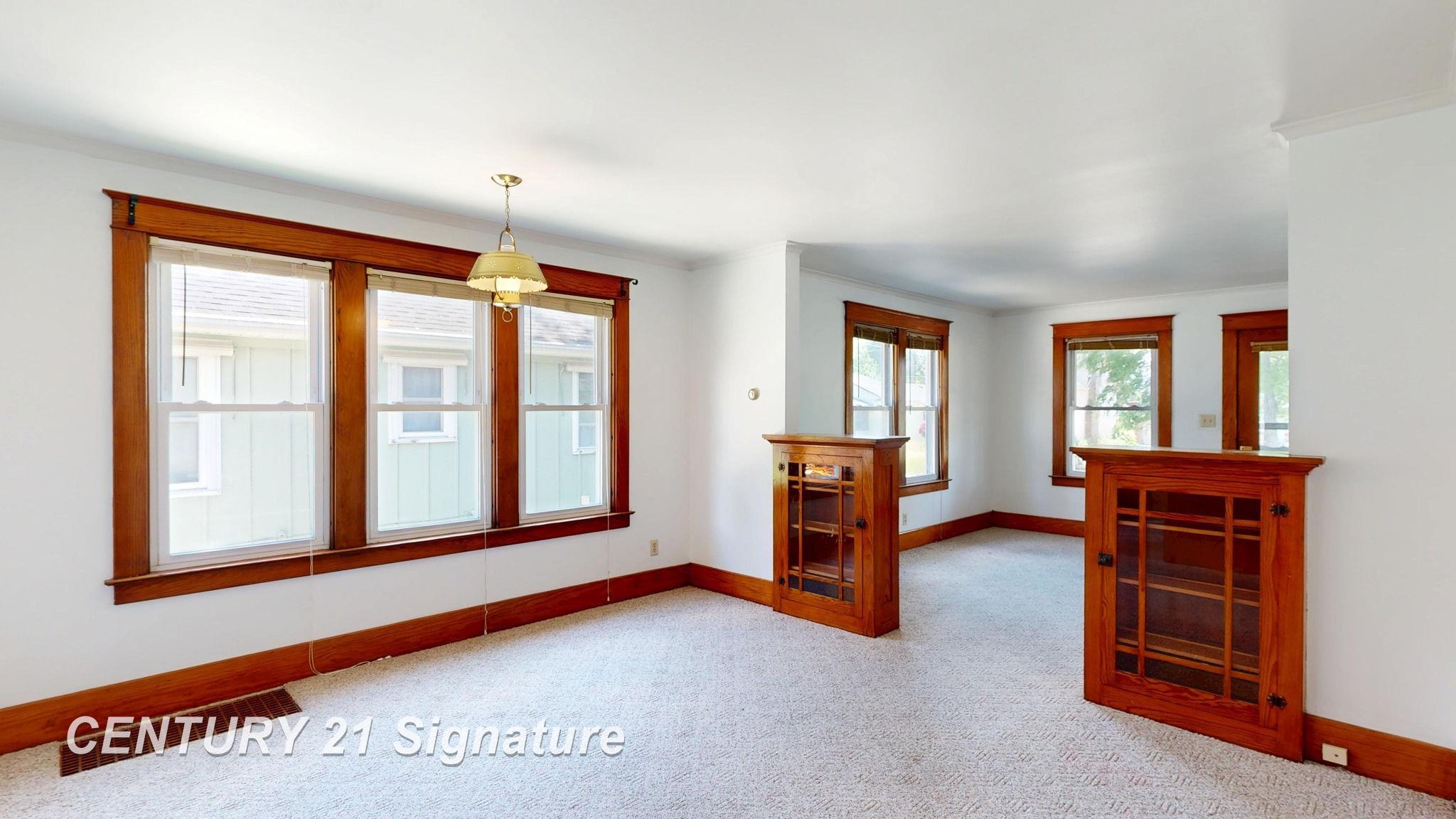 1548 Maine Street Property Photo 9