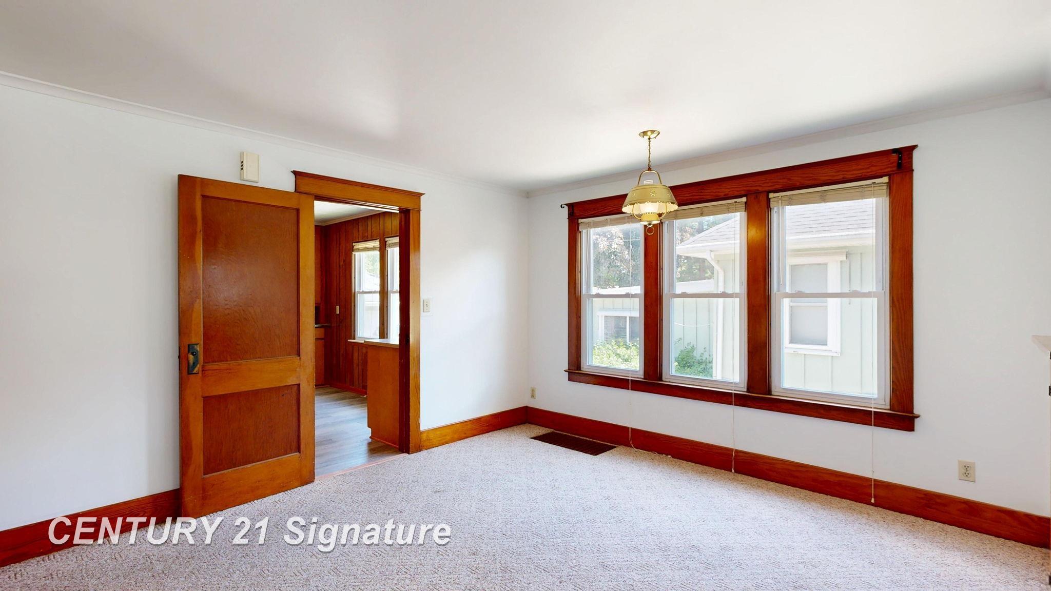 1548 Maine Street Property Photo 10