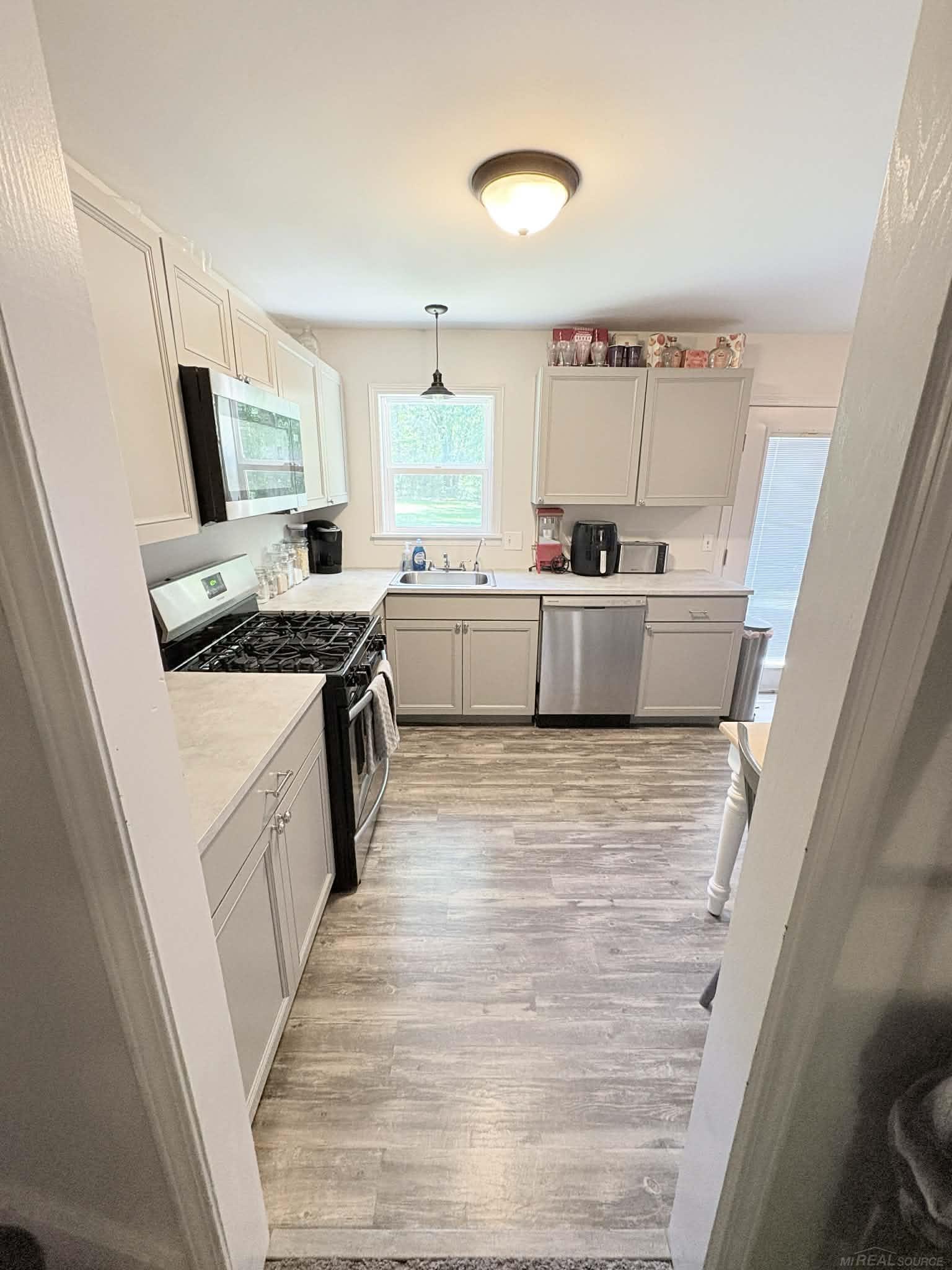 8181 Bray Road Property Photo 13
