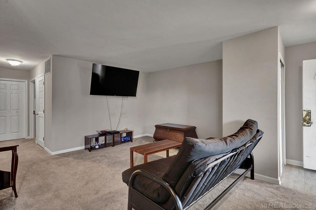 31611 Fraser Drive Property Photo 5