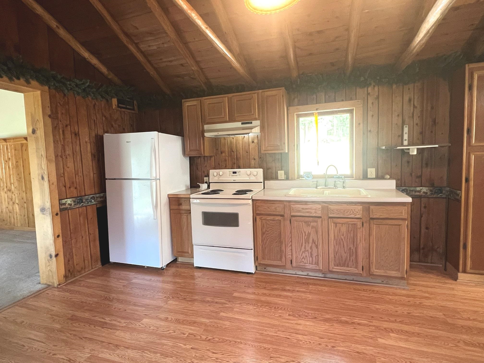 305 N Beverly Drive Property Photo 4