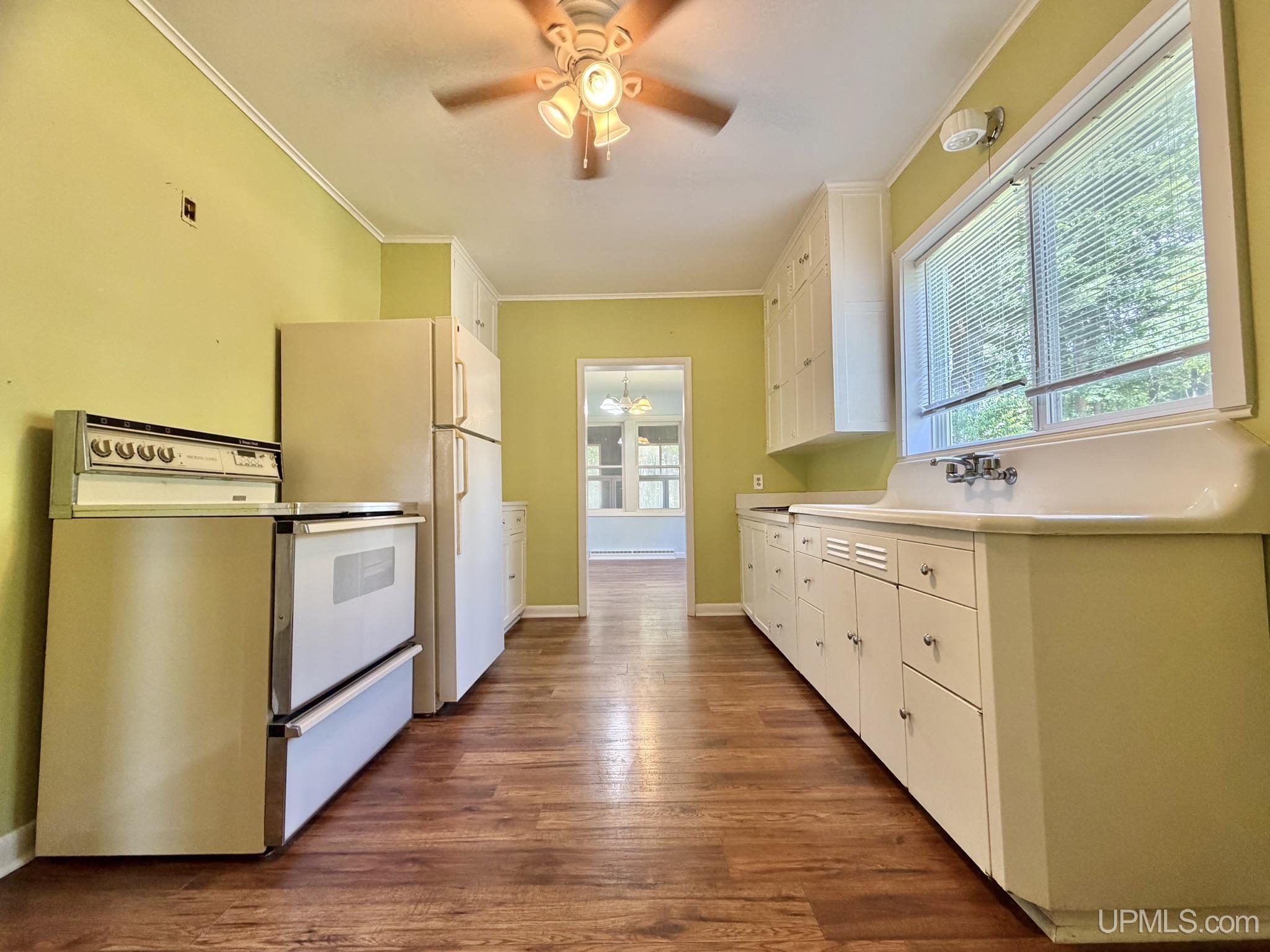 829 Edsel Street Property Photo 7