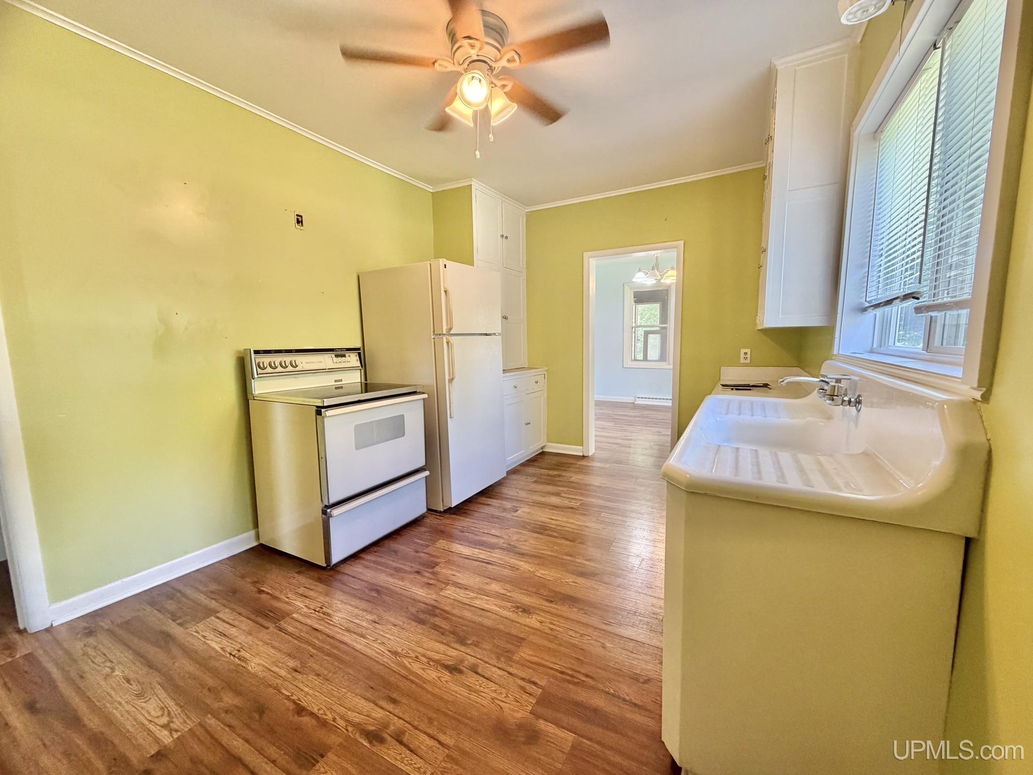 829 Edsel Street Property Photo 8