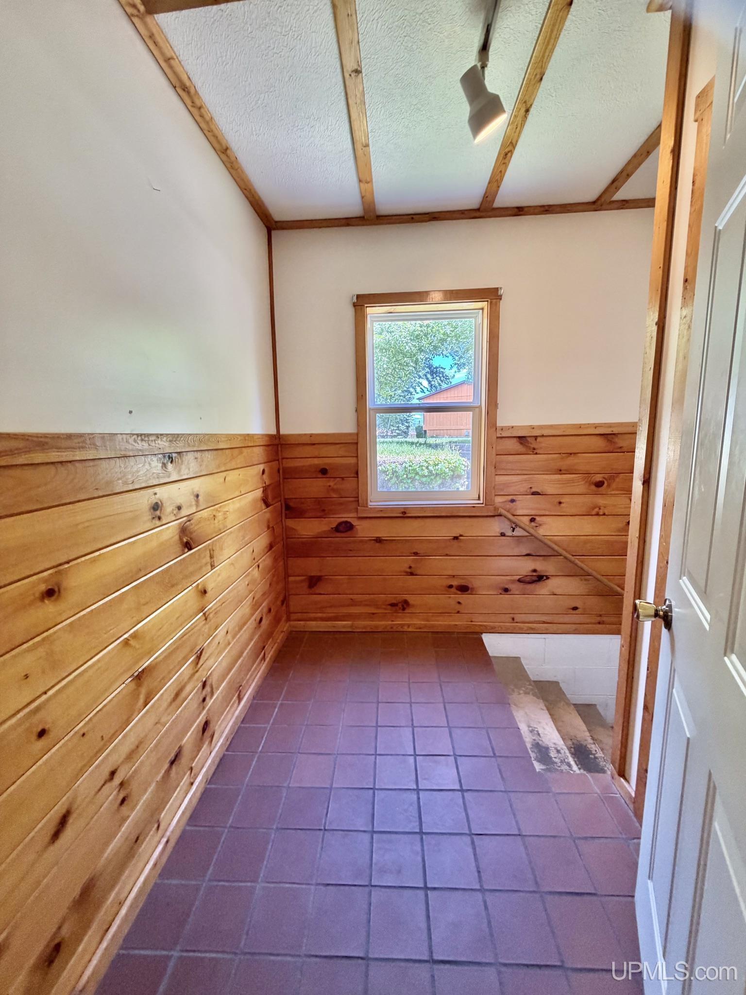 829 Edsel Street Property Photo 15