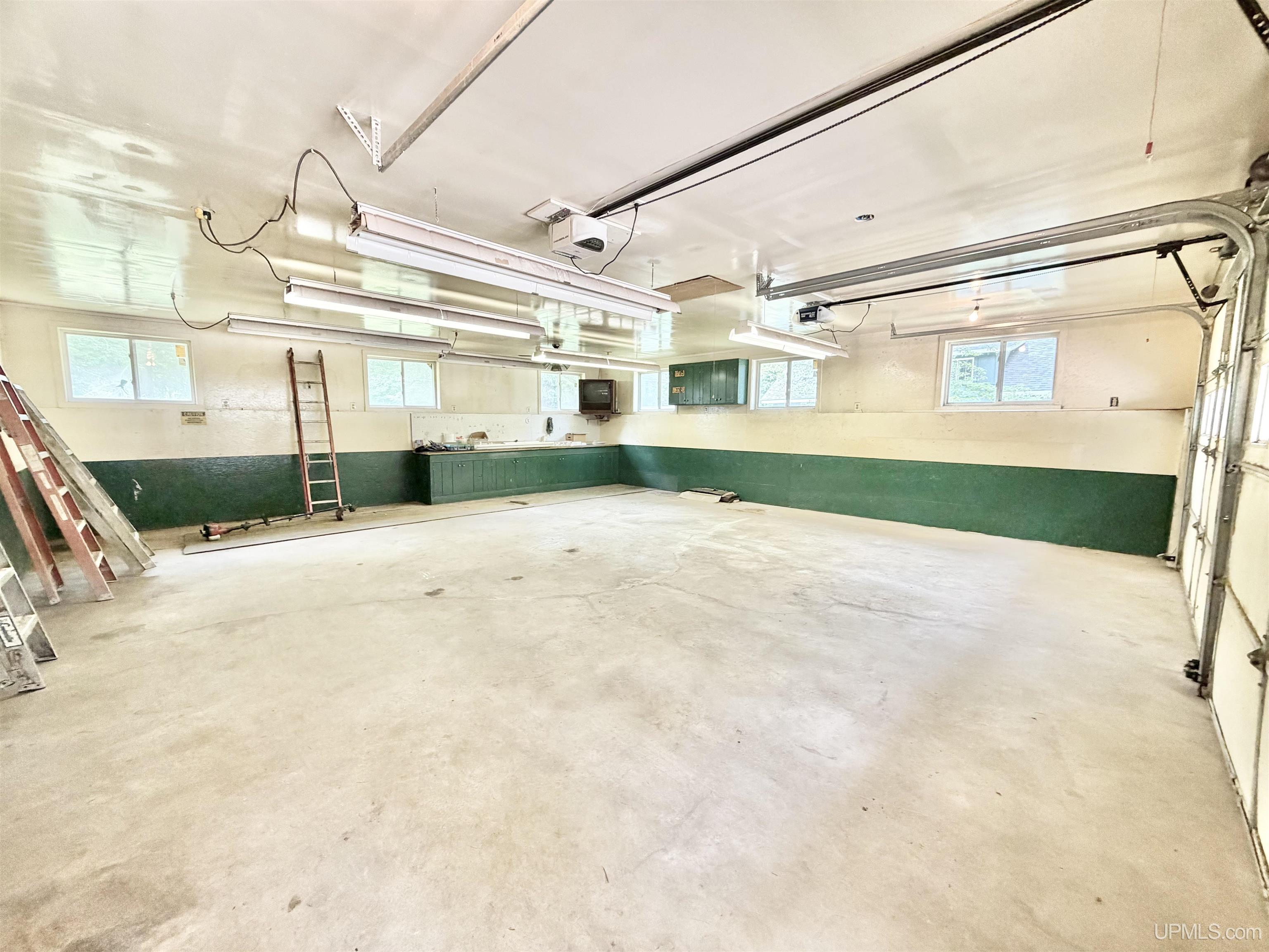 829 Edsel Street Property Photo 17