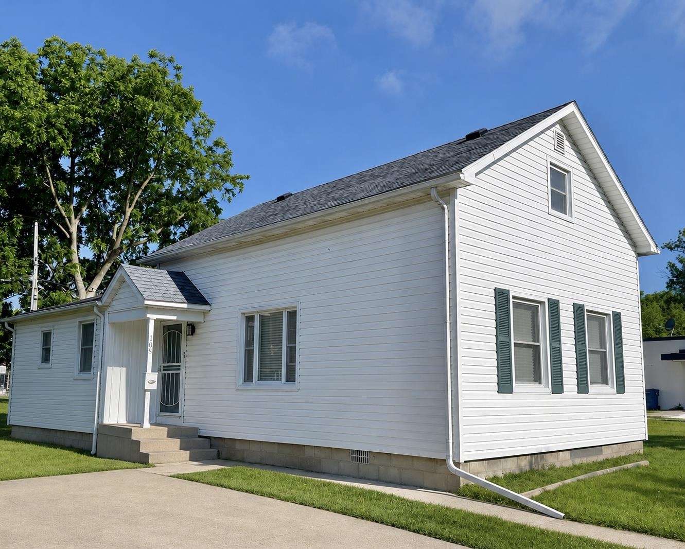 108 S Monroe Street Property Photo 1