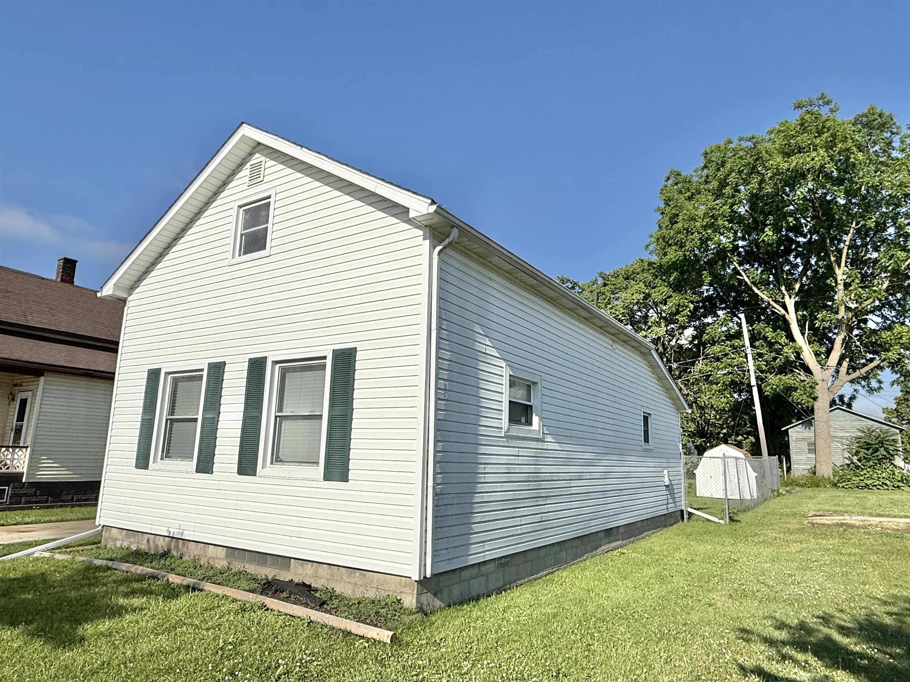108 S Monroe Street Property Photo 2