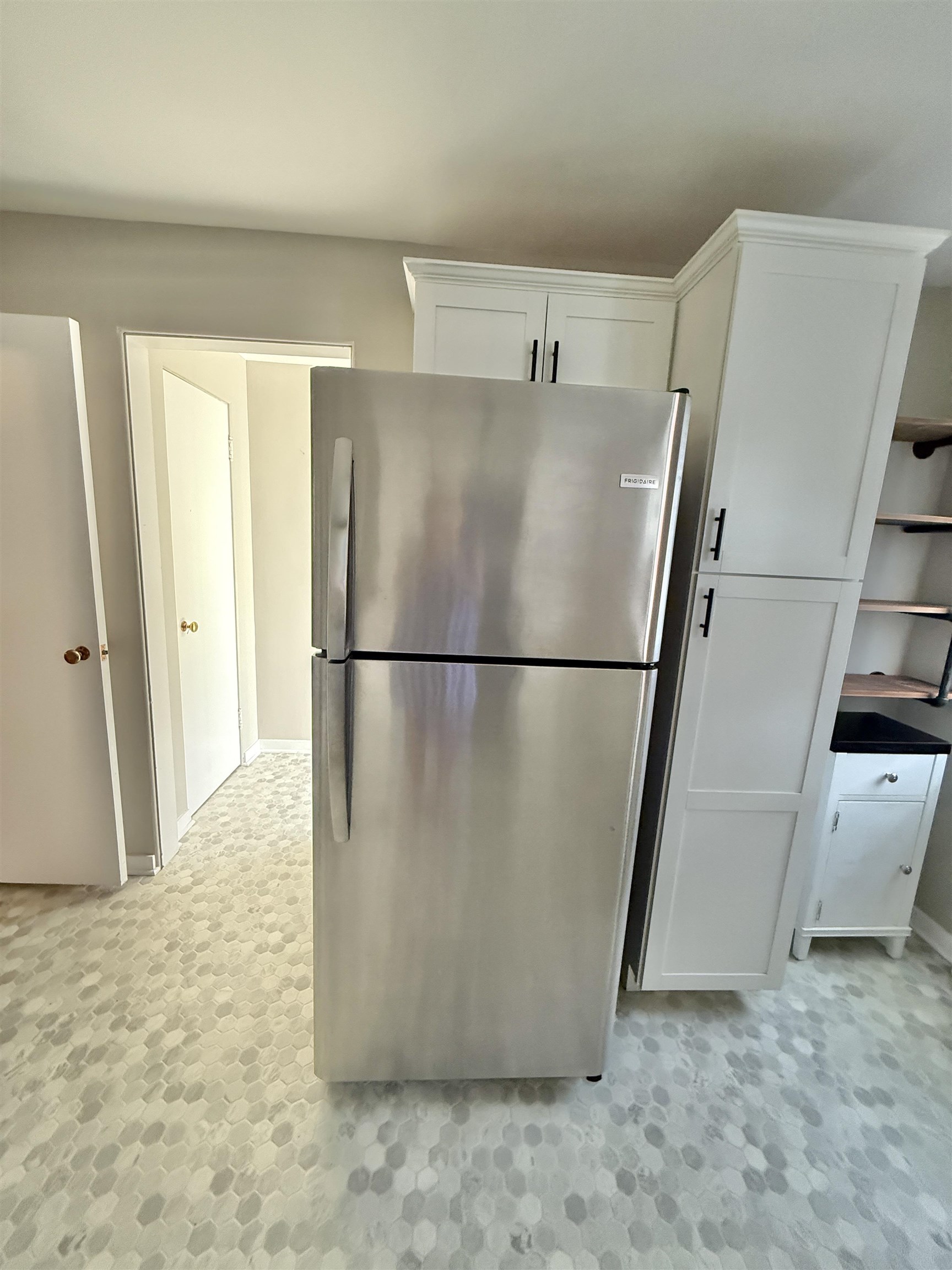 108 S Monroe Street Property Photo 5