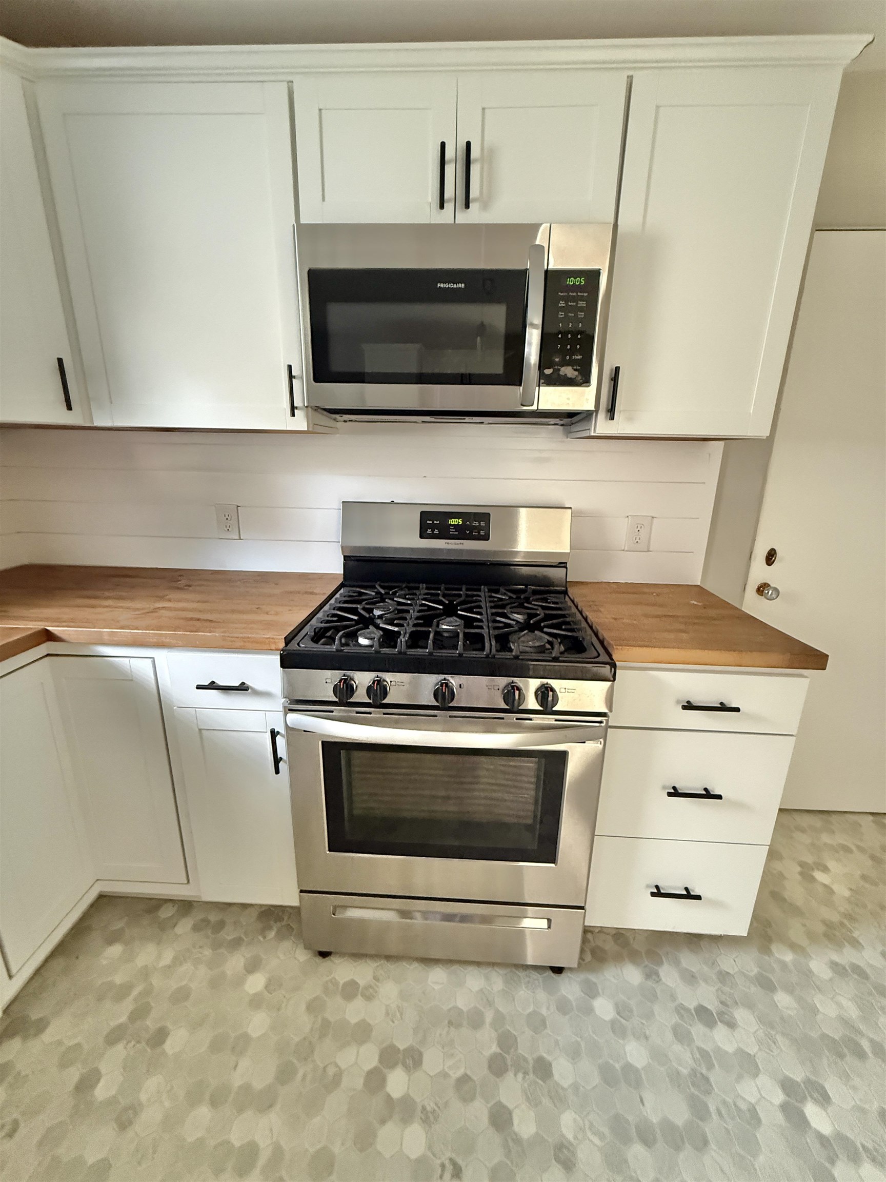 108 S Monroe Street Property Photo 6
