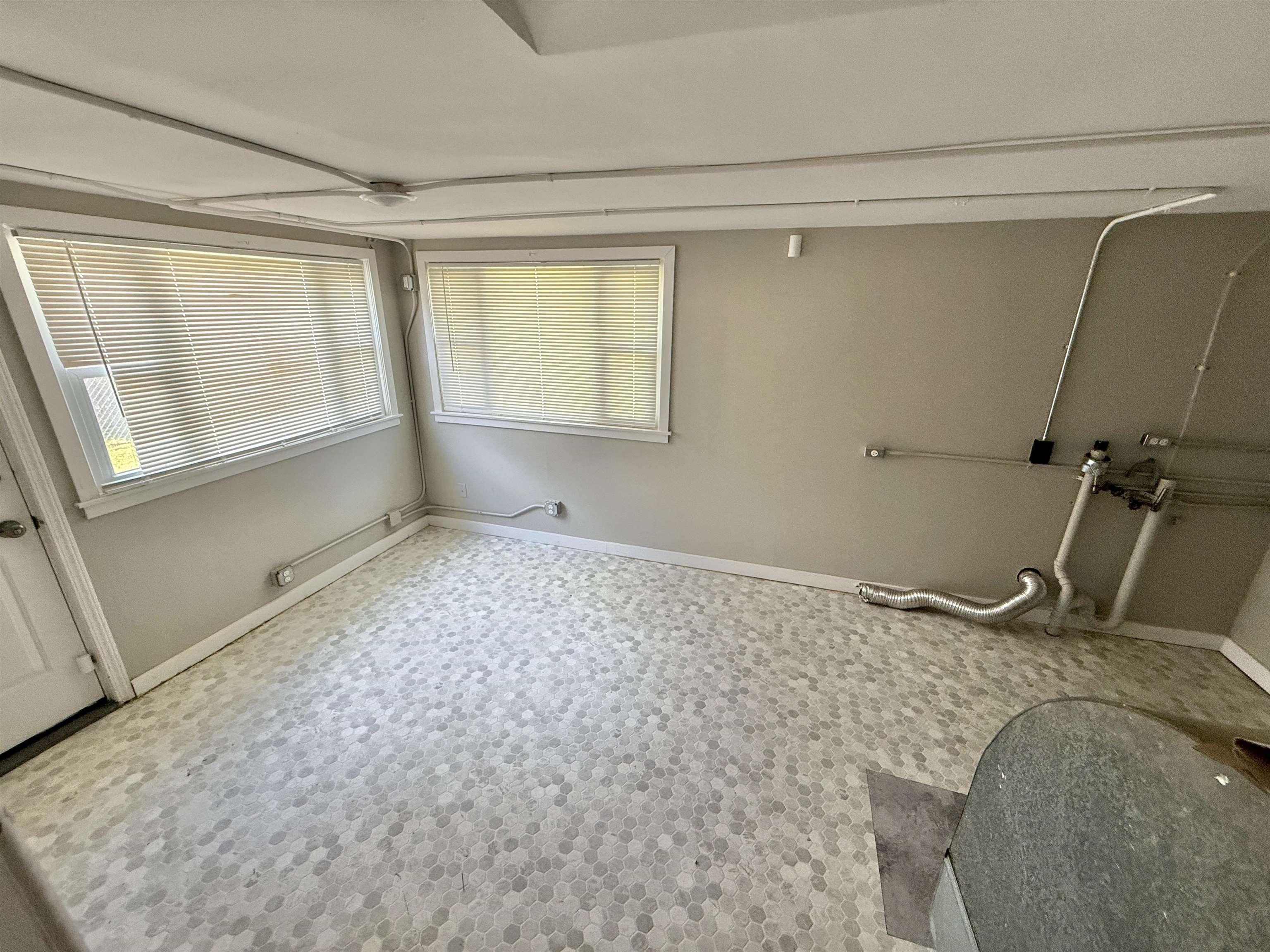 108 S Monroe Street Property Photo 16