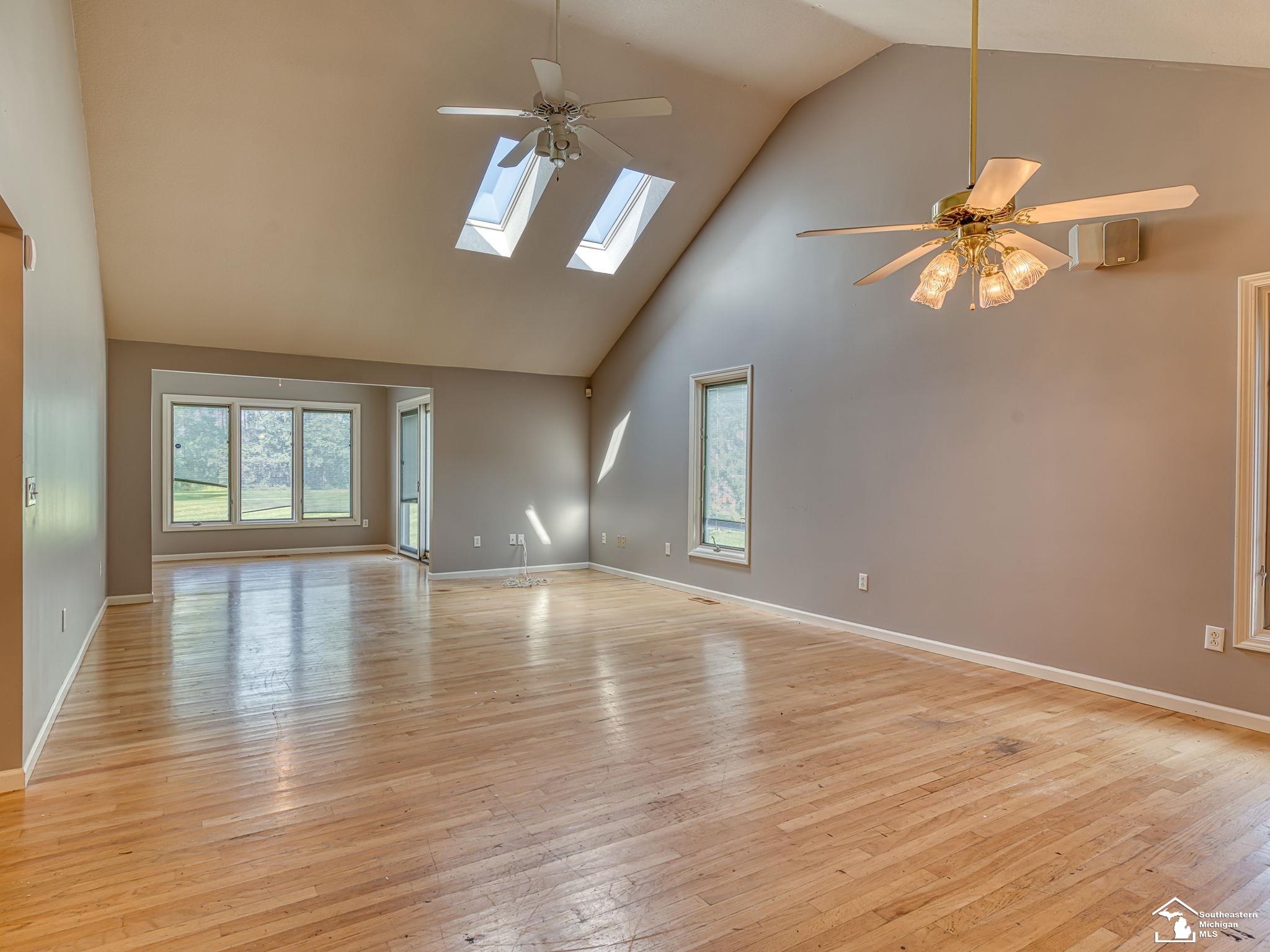 1626 Spruce Court Property Photo 3