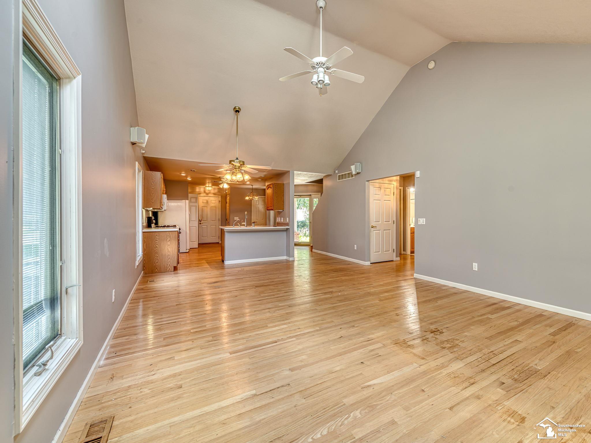 1626 Spruce Court Property Photo 5