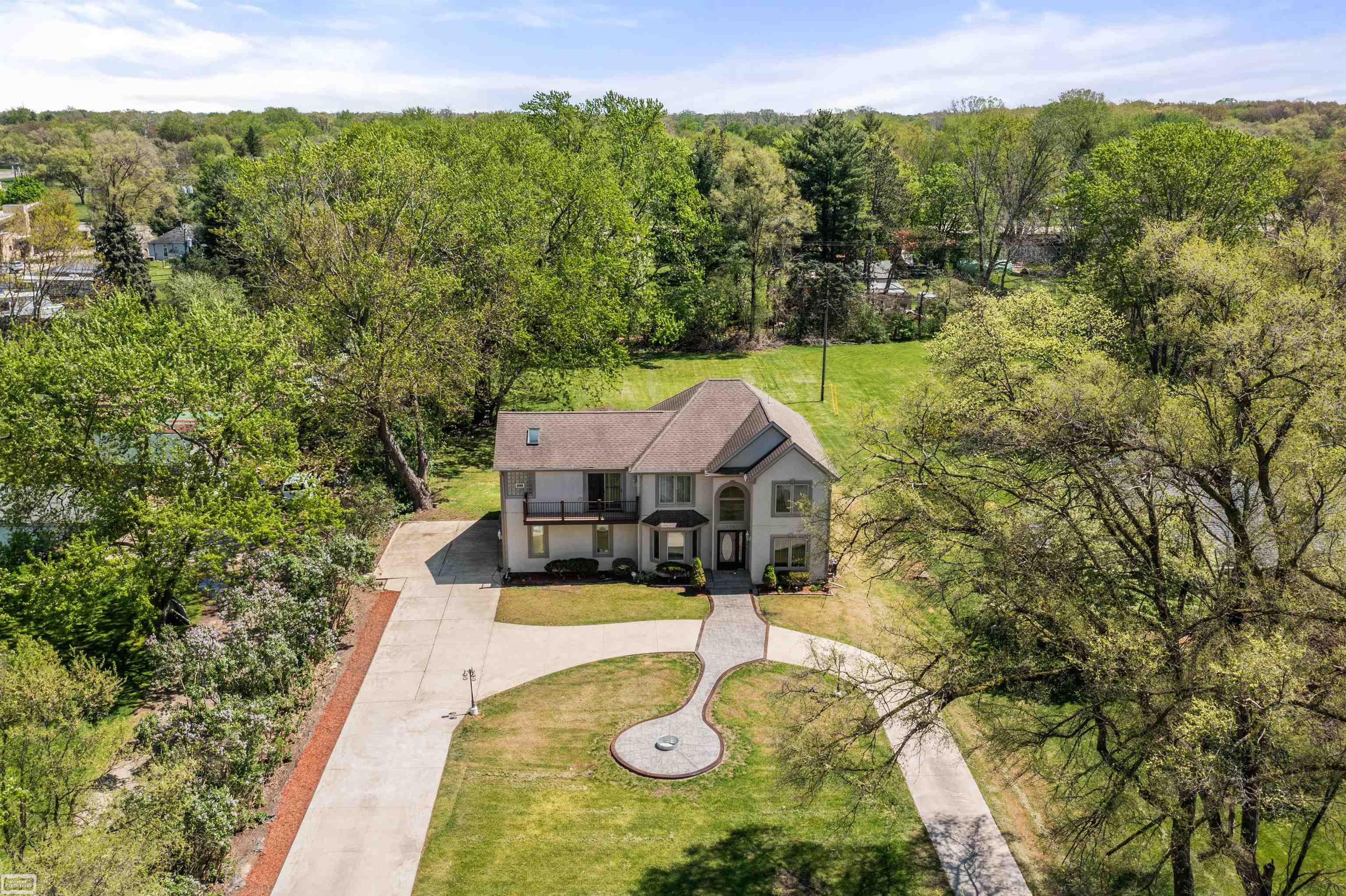 3129 Bendelow Road Property Photo 3