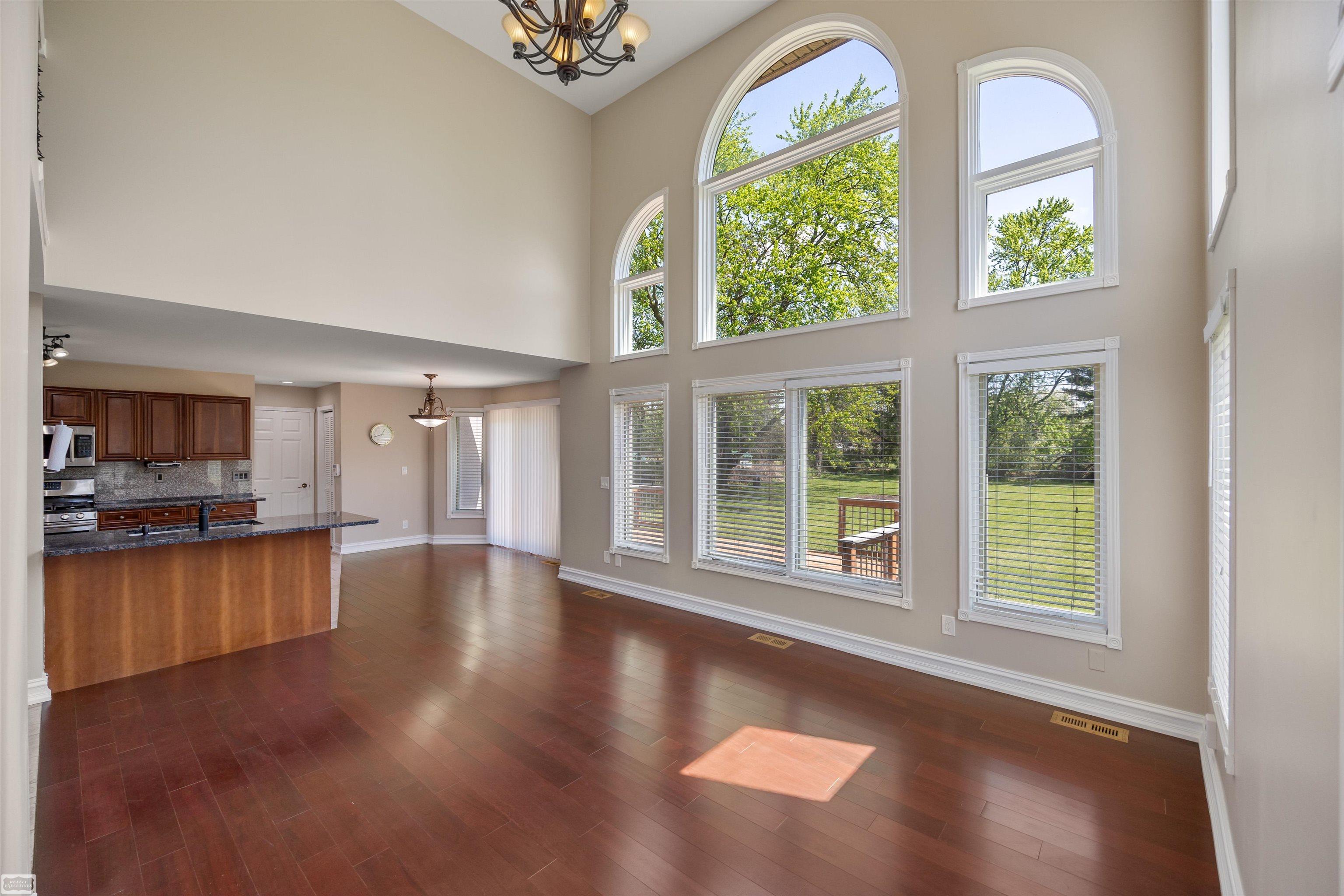 3129 Bendelow Road Property Photo 5