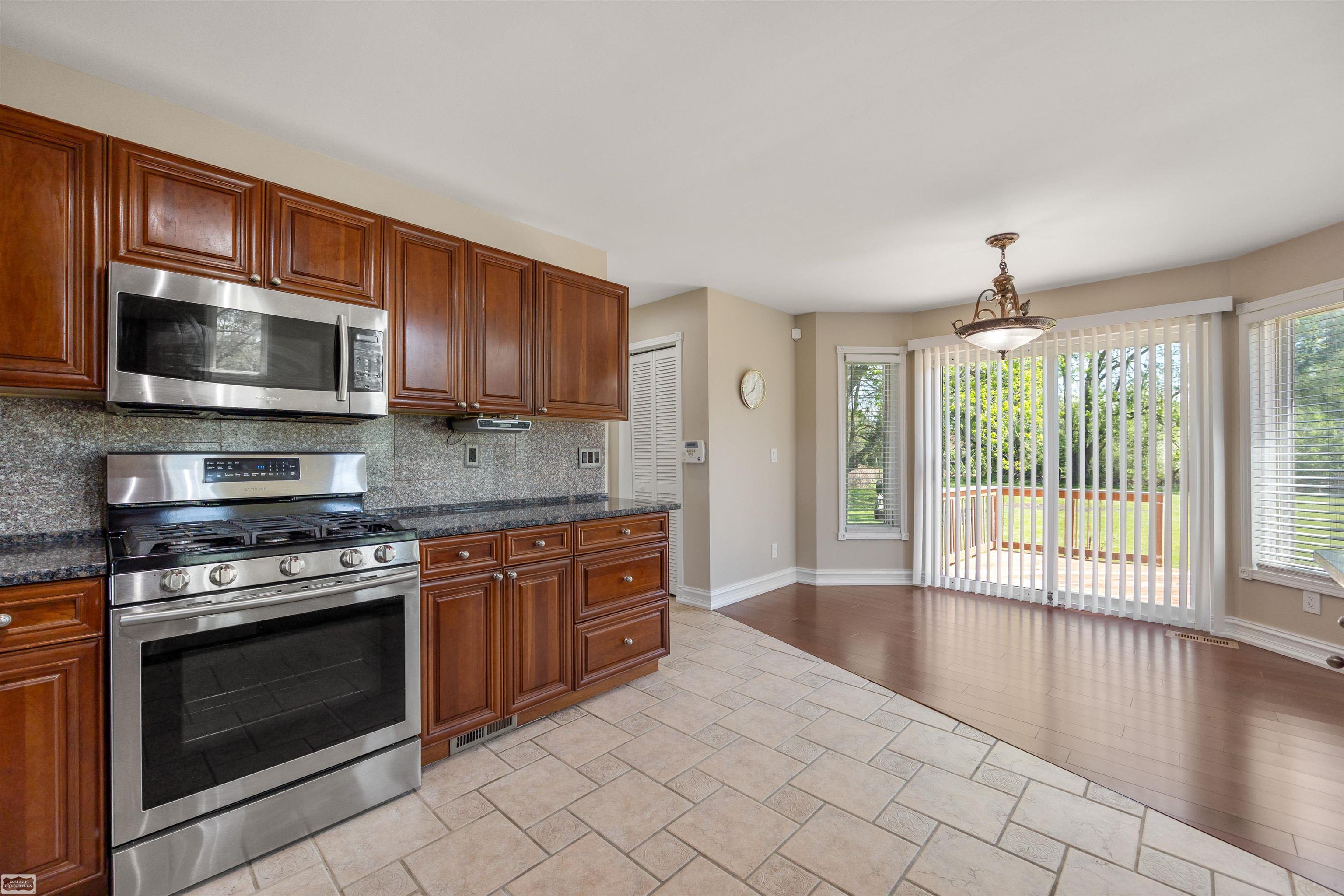 3129 Bendelow Road Property Photo 13