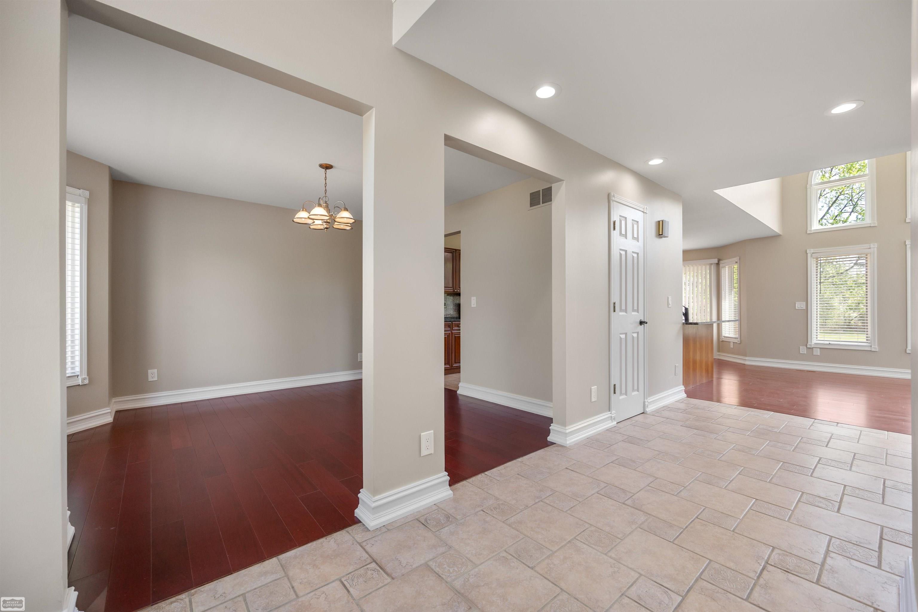 3129 Bendelow Road Property Photo 15
