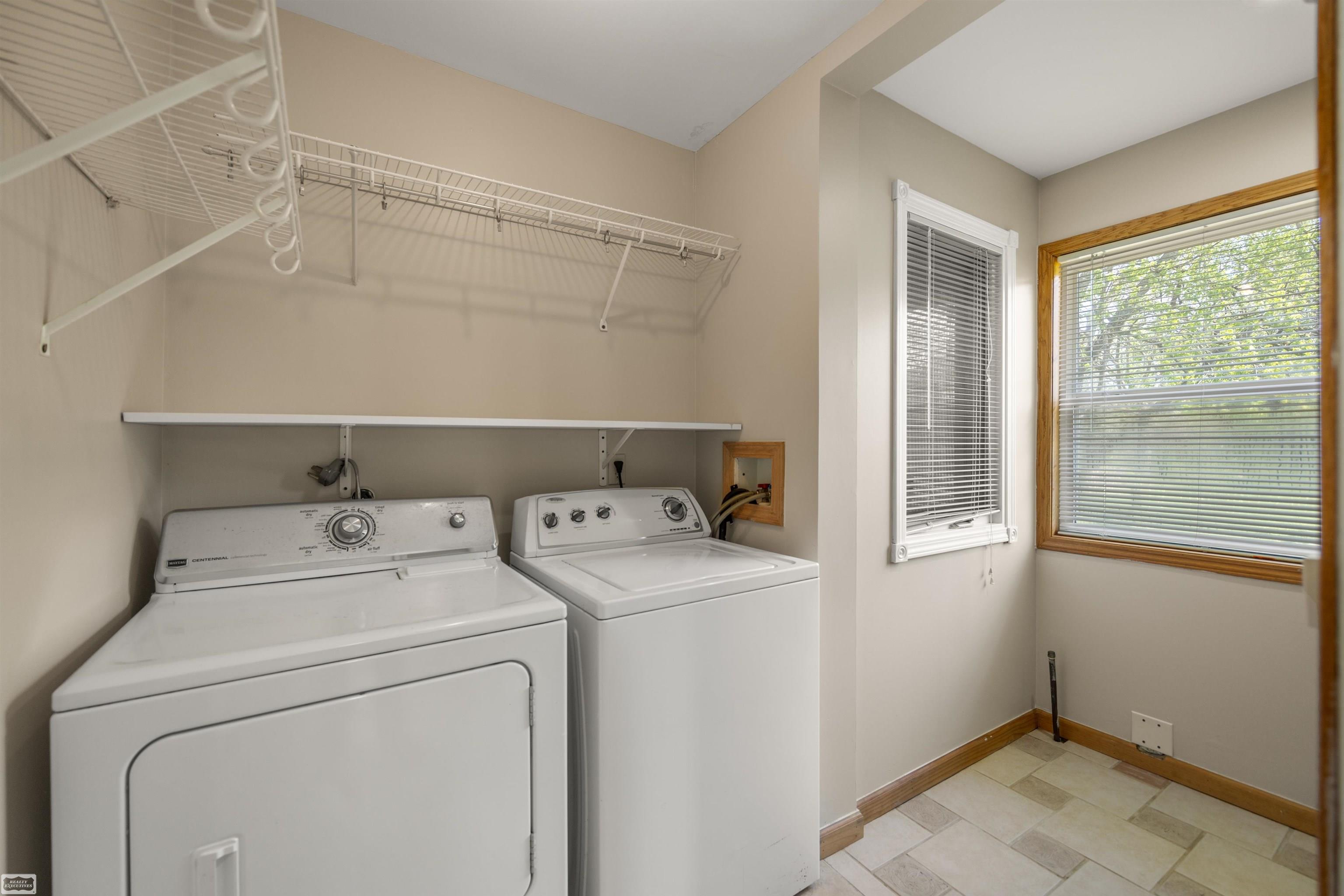 3129 Bendelow Road Property Photo 17
