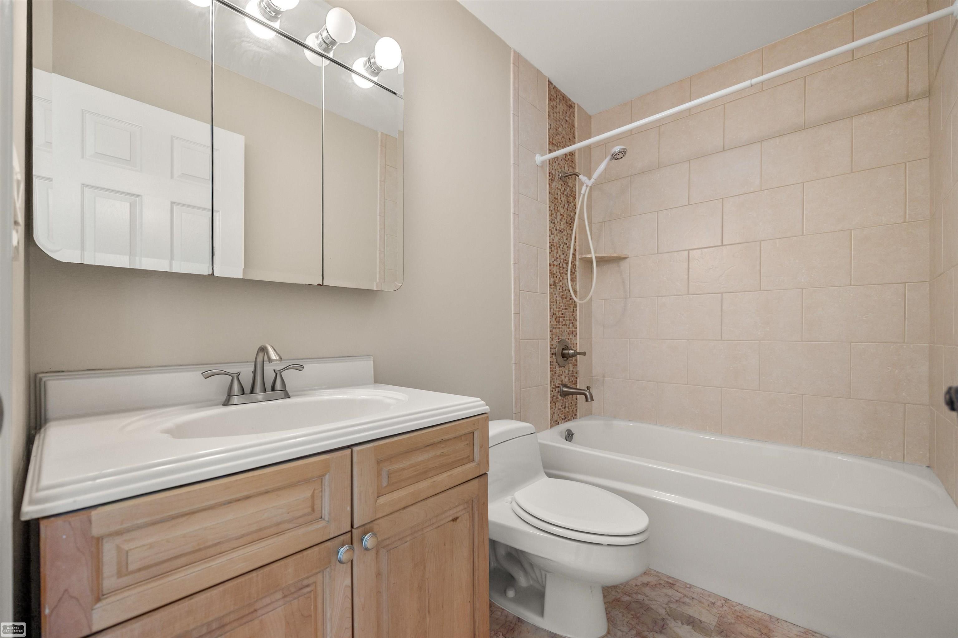 3129 Bendelow Road Property Photo 18