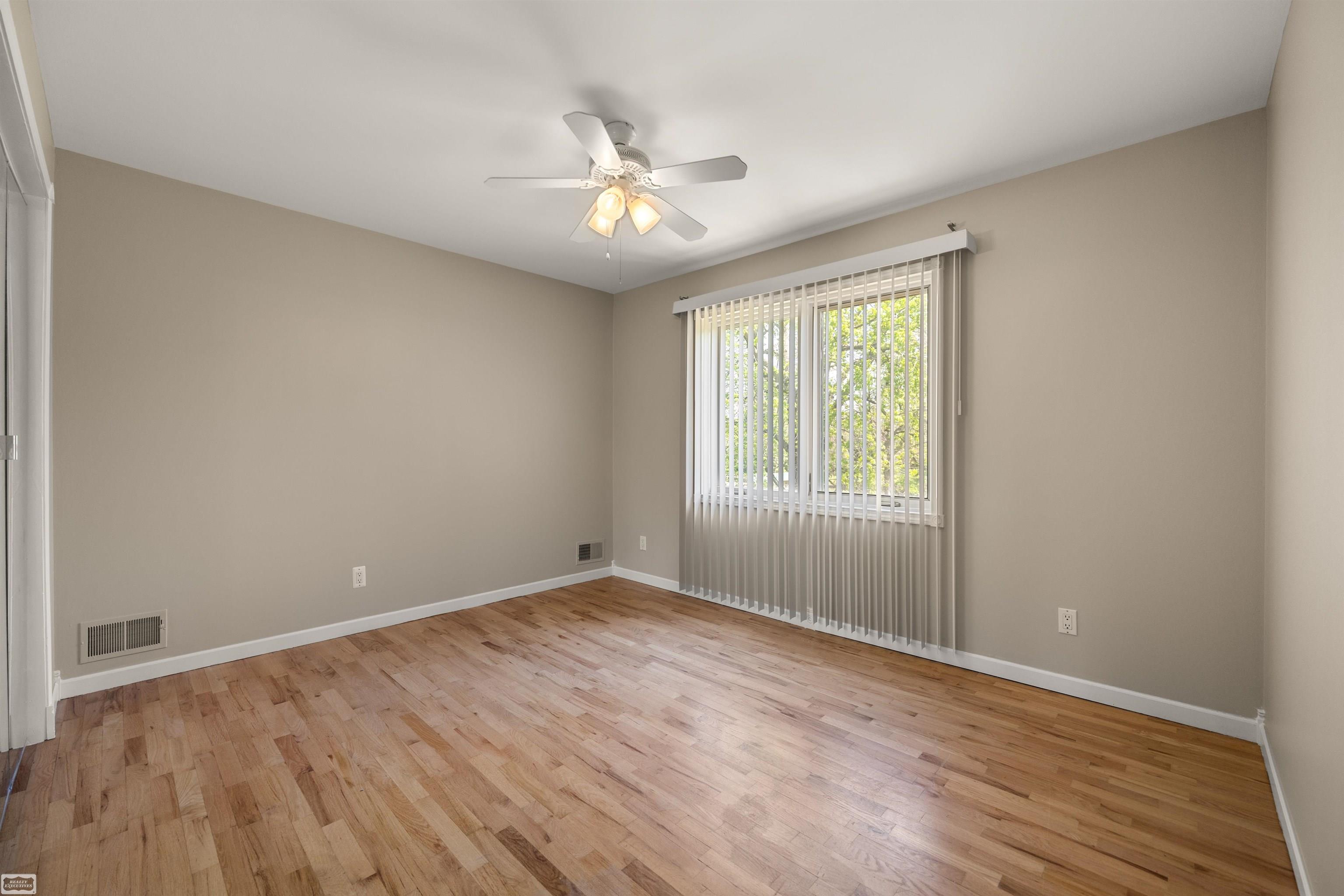 3129 Bendelow Road Property Photo 19