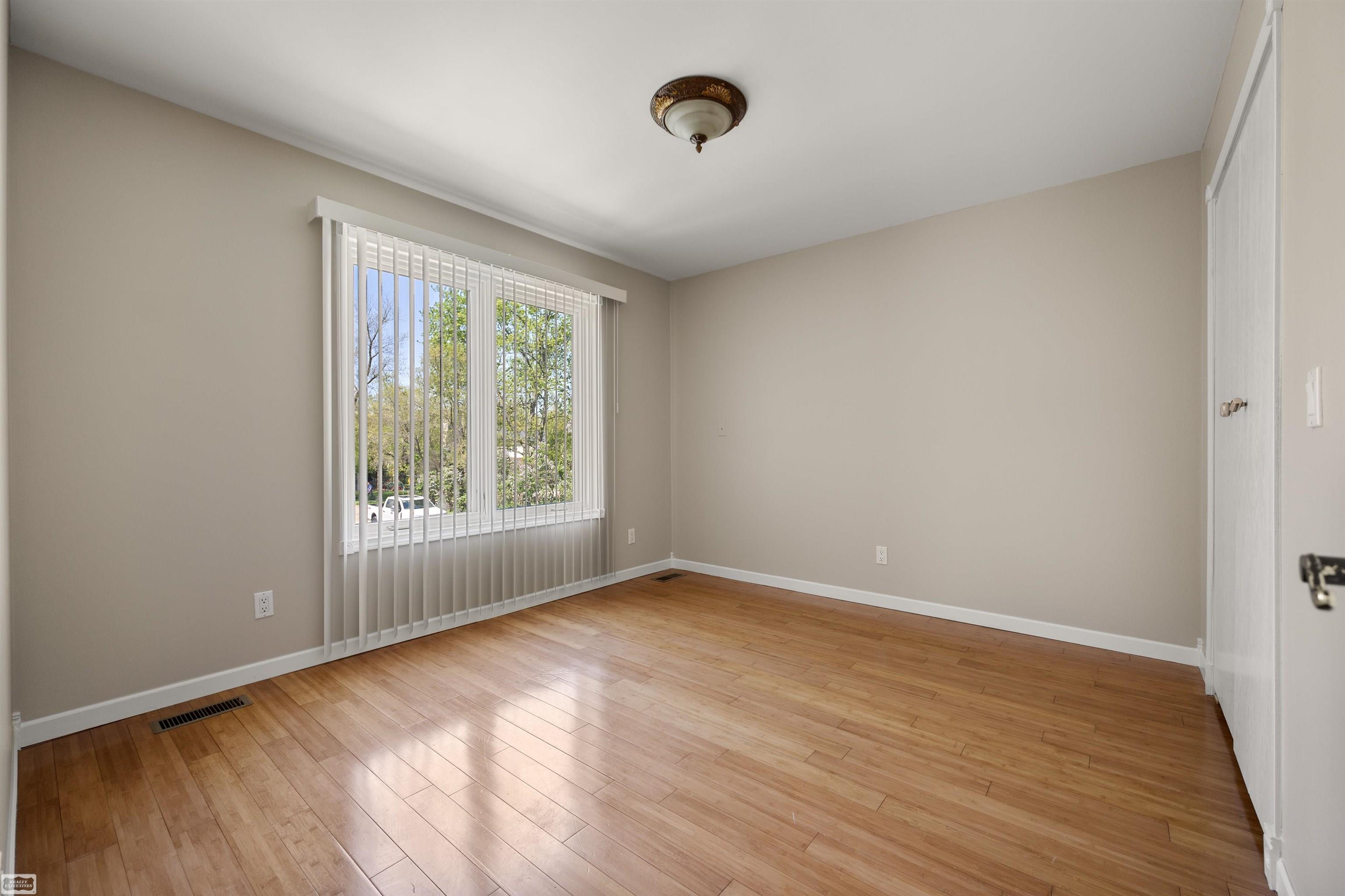 3129 Bendelow Road Property Photo 27