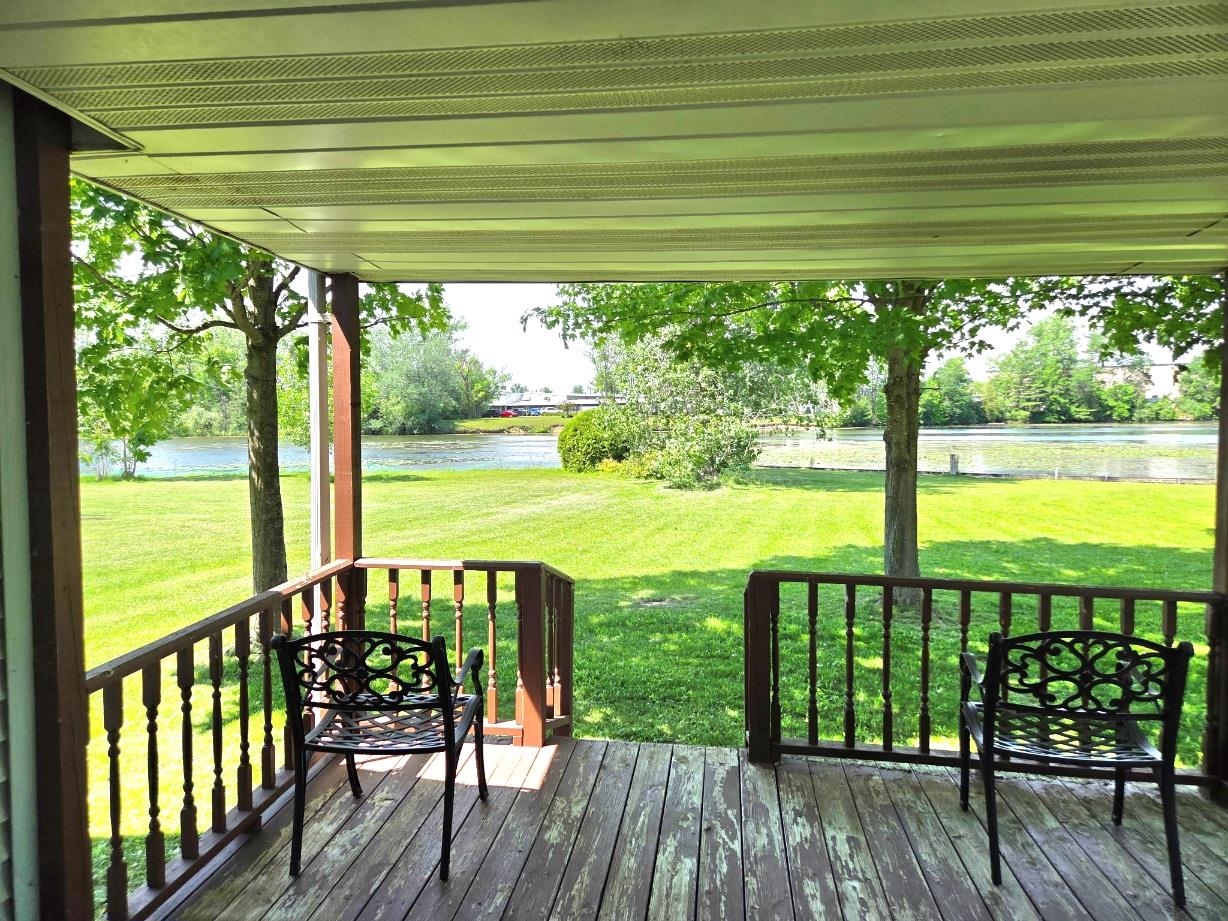 101 Riverside Drive Property Photo 5