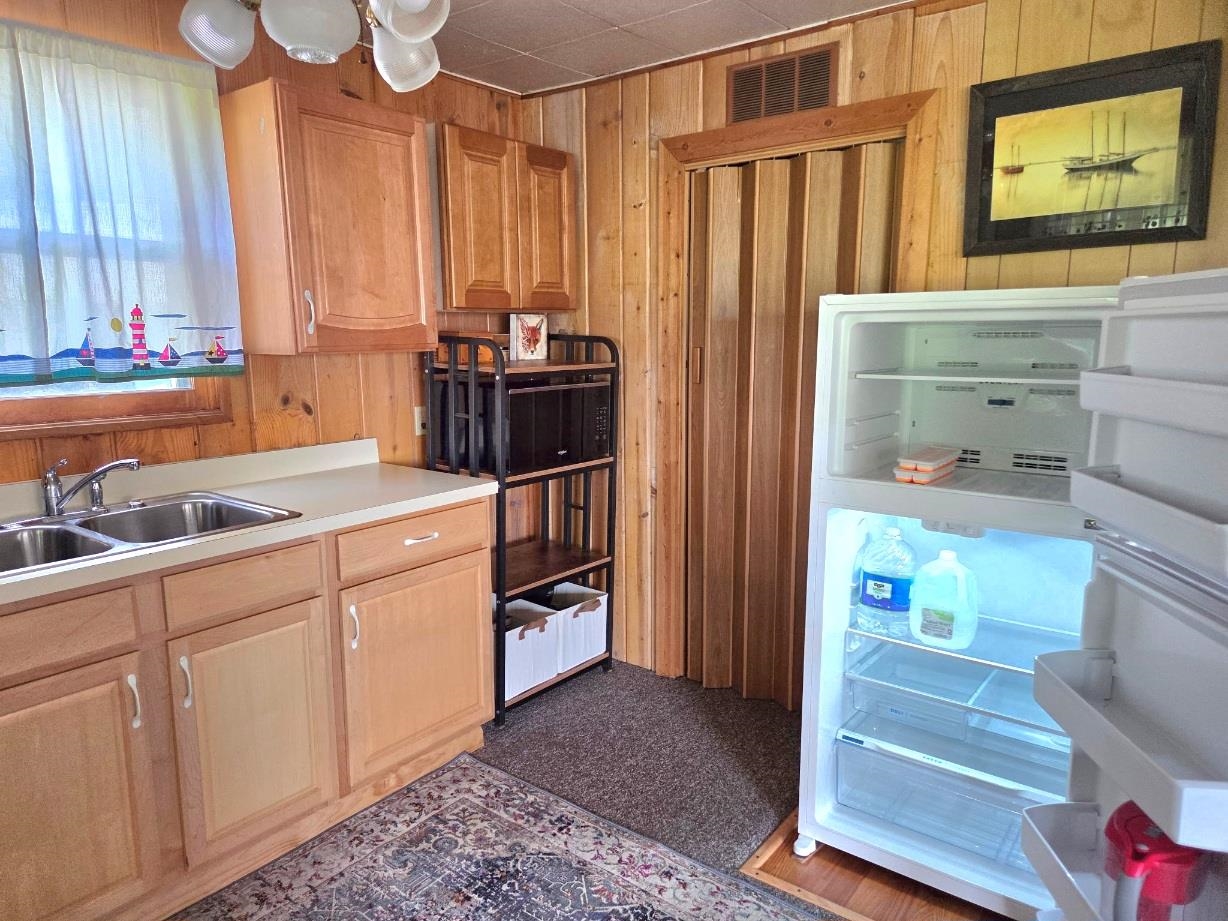 101 Riverside Drive Property Photo 13