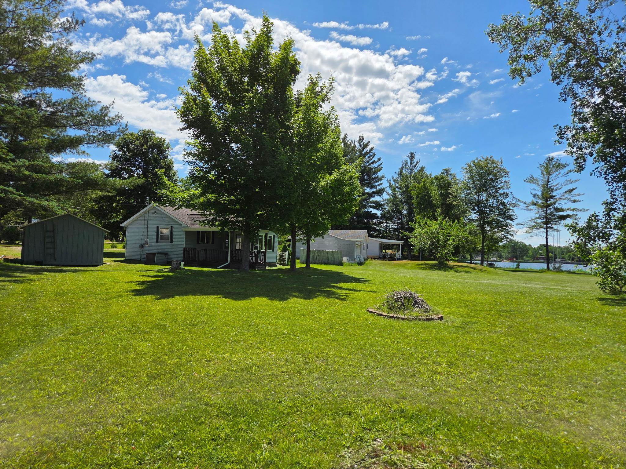 101 Riverside Drive Property Photo 19