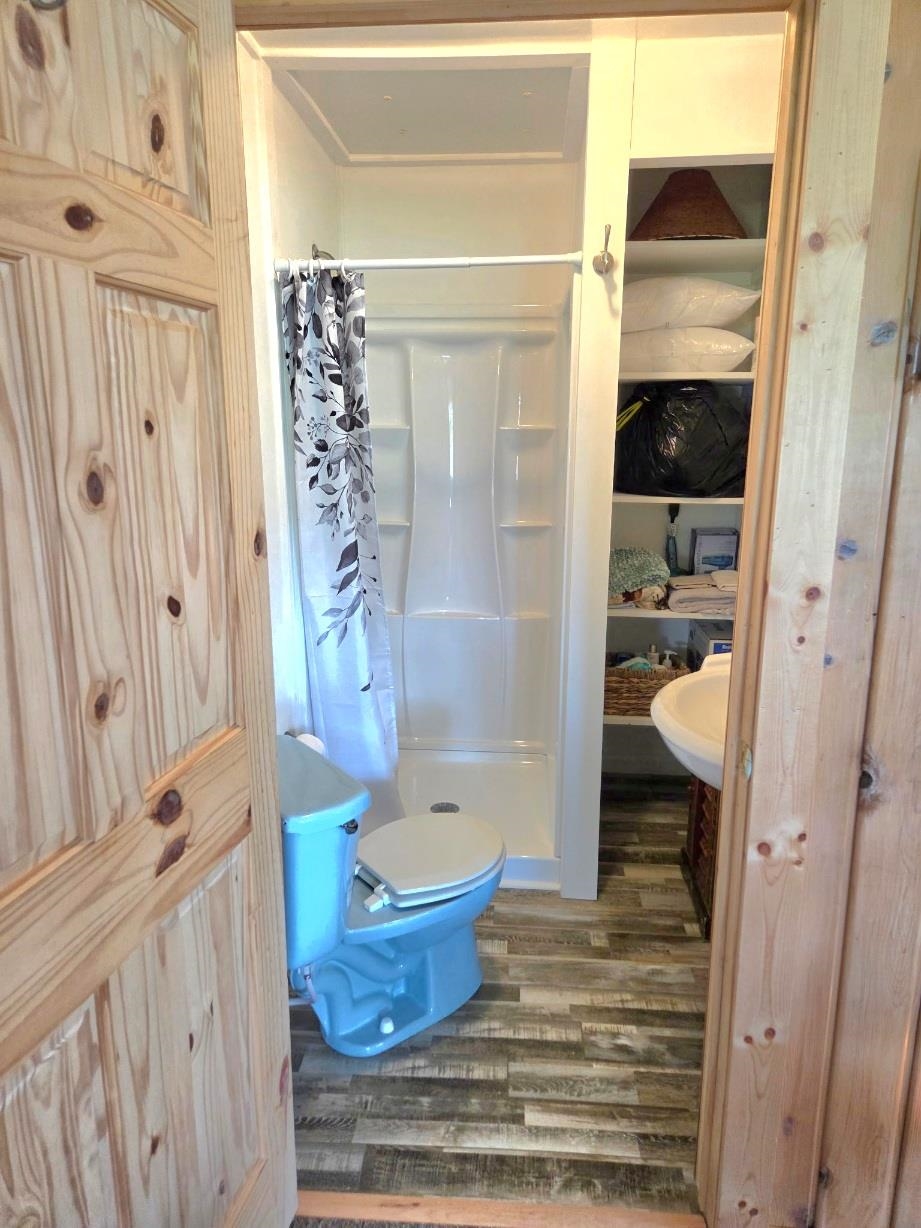 101 Riverside Drive Property Photo 26