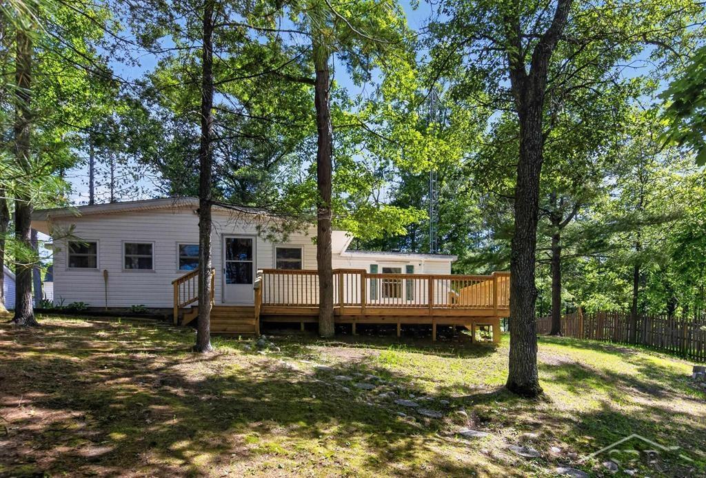 7059 Chain Lake Drive Property Photo 1