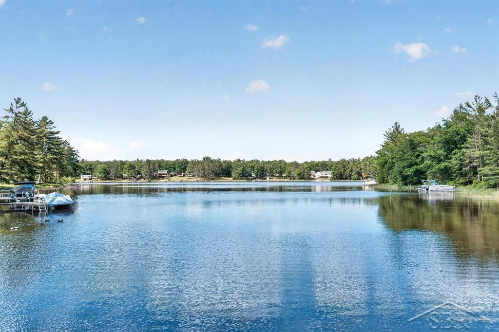 7059 Chain Lake Drive Property Photo 4