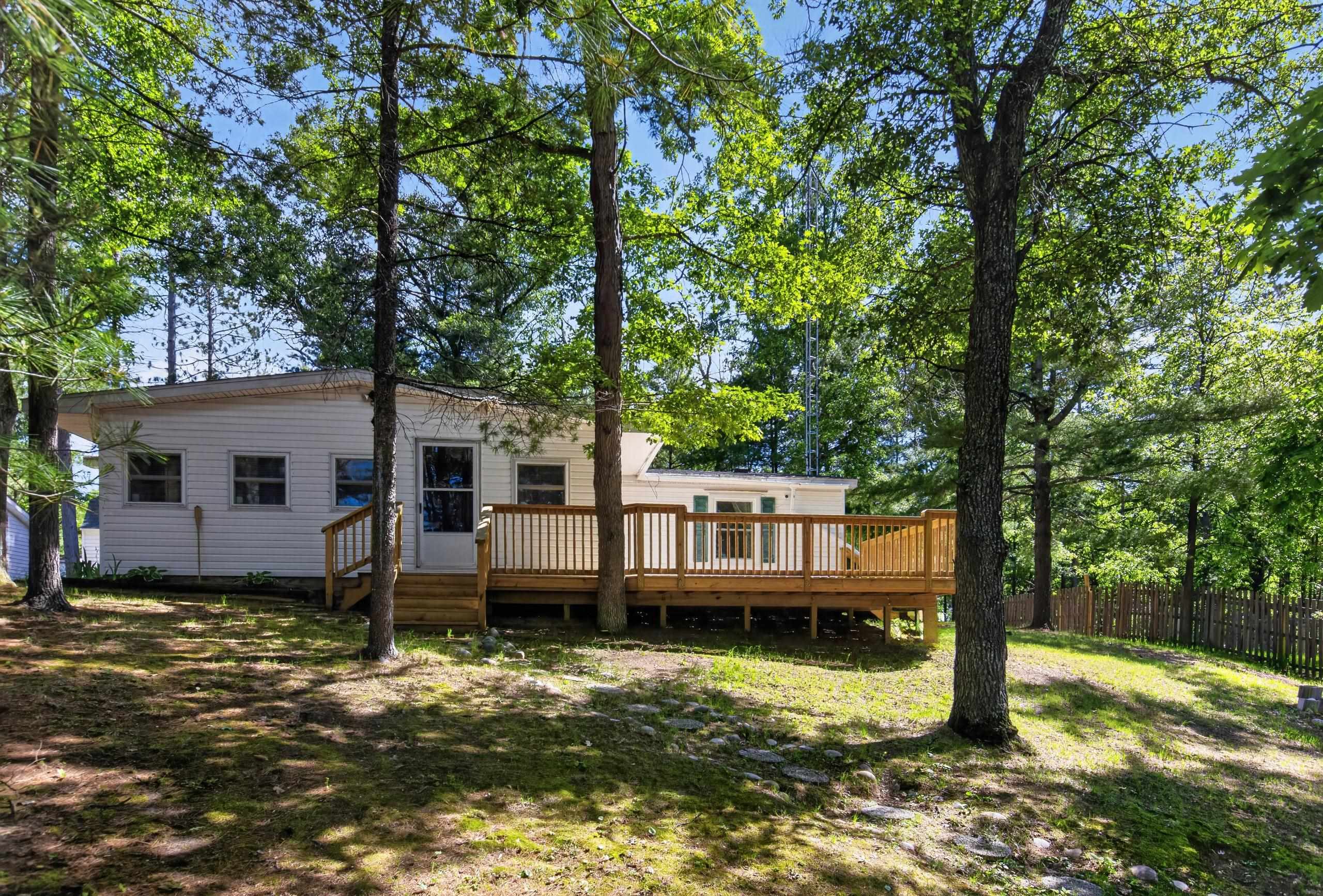 7059 Chain Lake Drive Property Photo 1