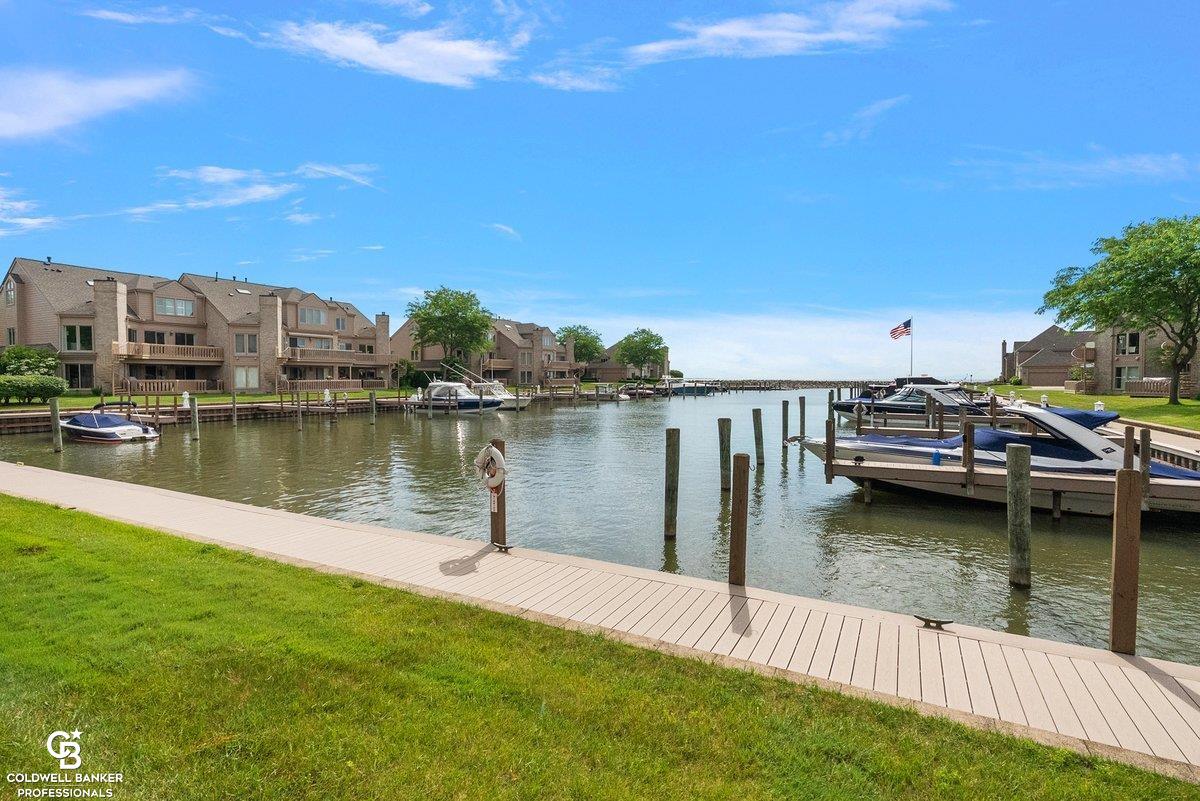 26031 Harbour Pointe Dr N Drive Property Photo 6