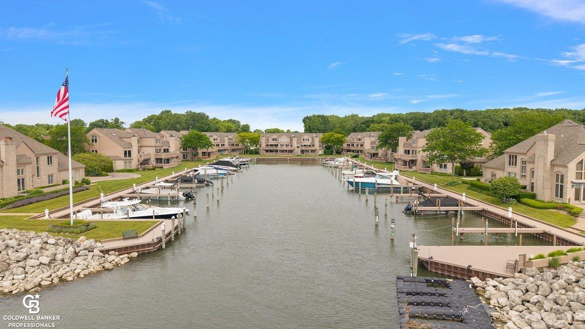 26031 Harbour Pointe Dr N Drive Property Photo 13