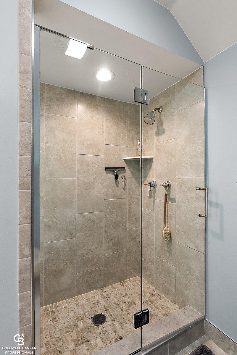 26031 Harbour Pointe Dr N Drive Property Photo 43
