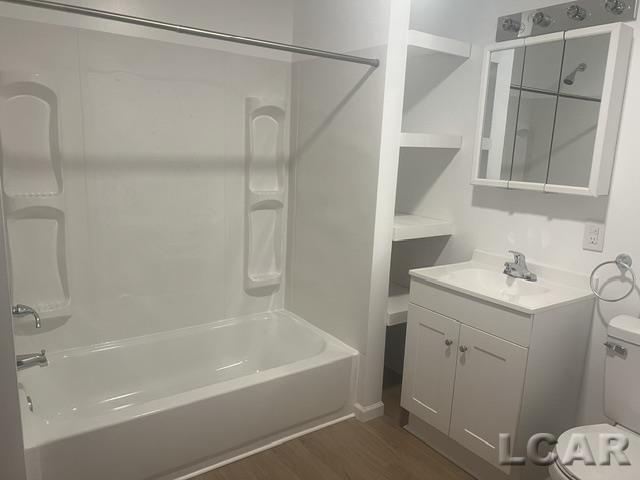 445 W Maumee Street Property Photo 4