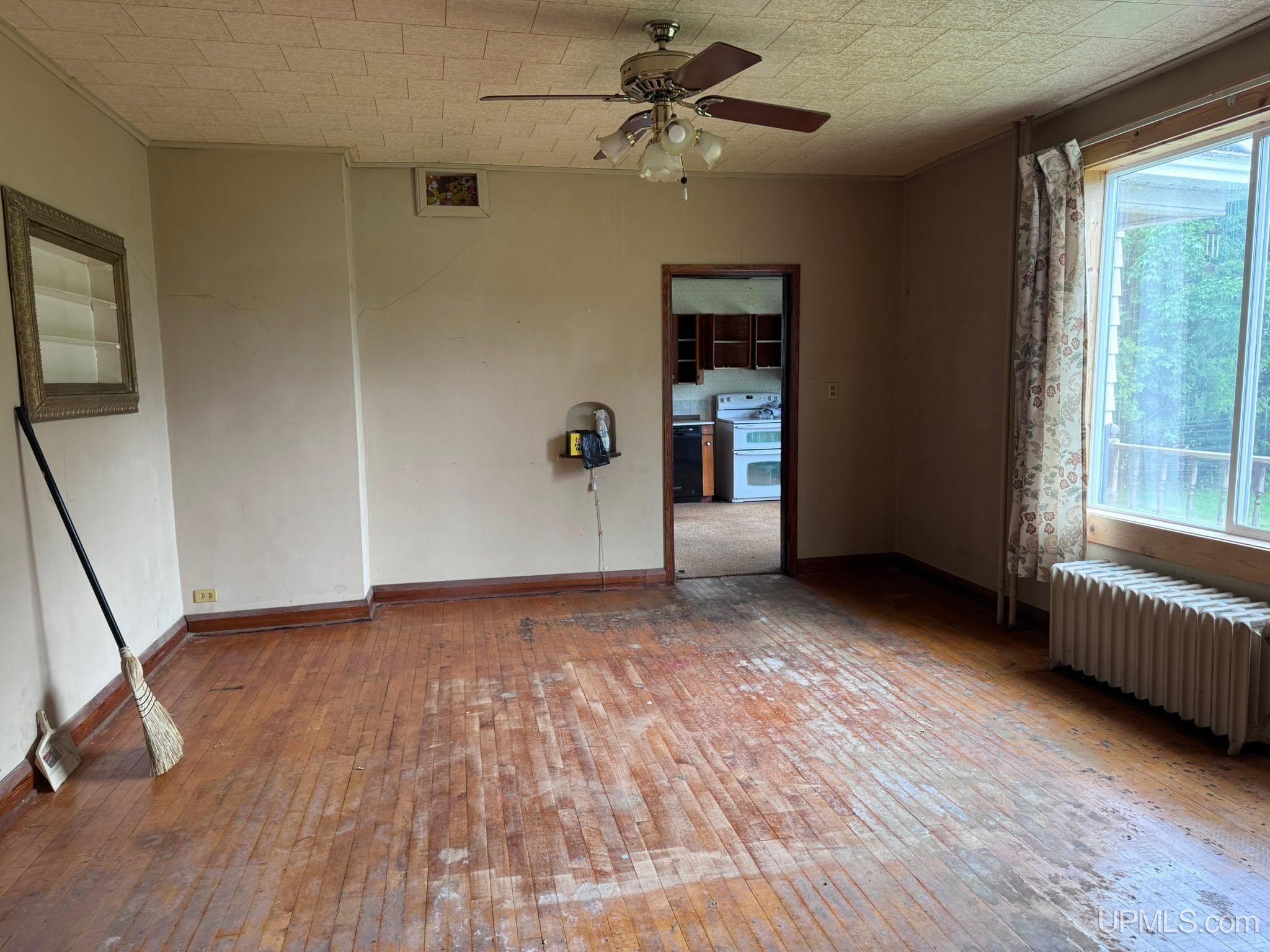641 Kloman Avenue Property Photo 5