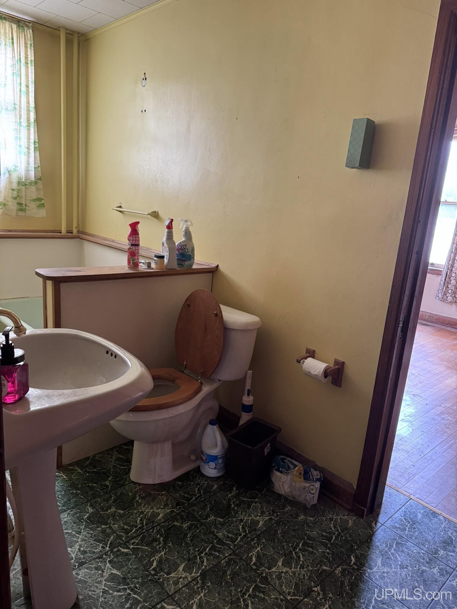 641 Kloman Avenue Property Photo 13