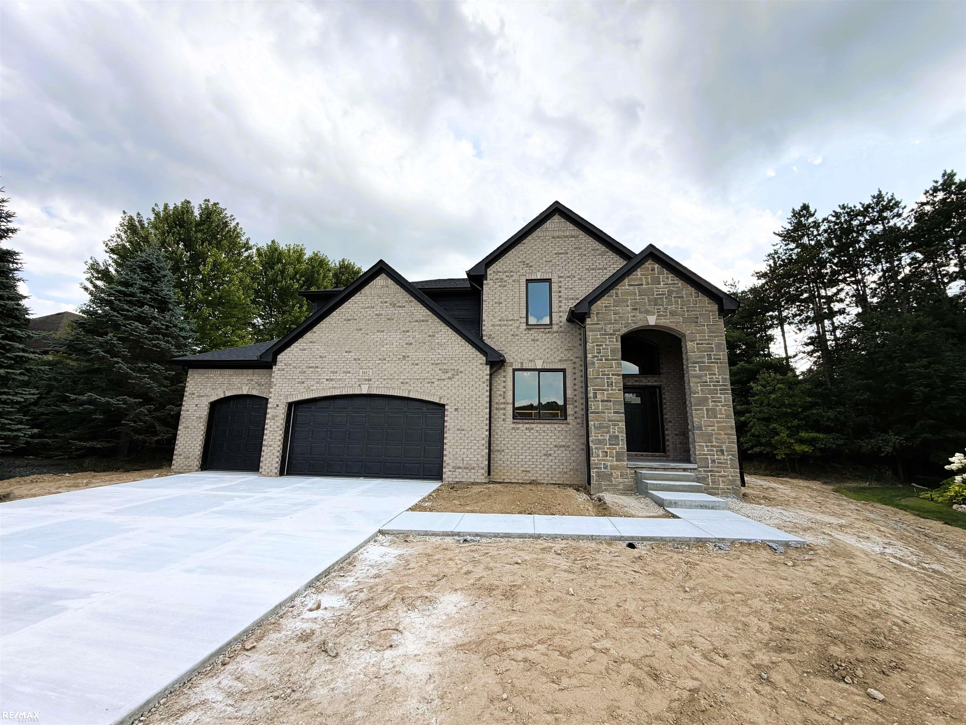 1612 Royal Birkdale Drive Property Photo 4