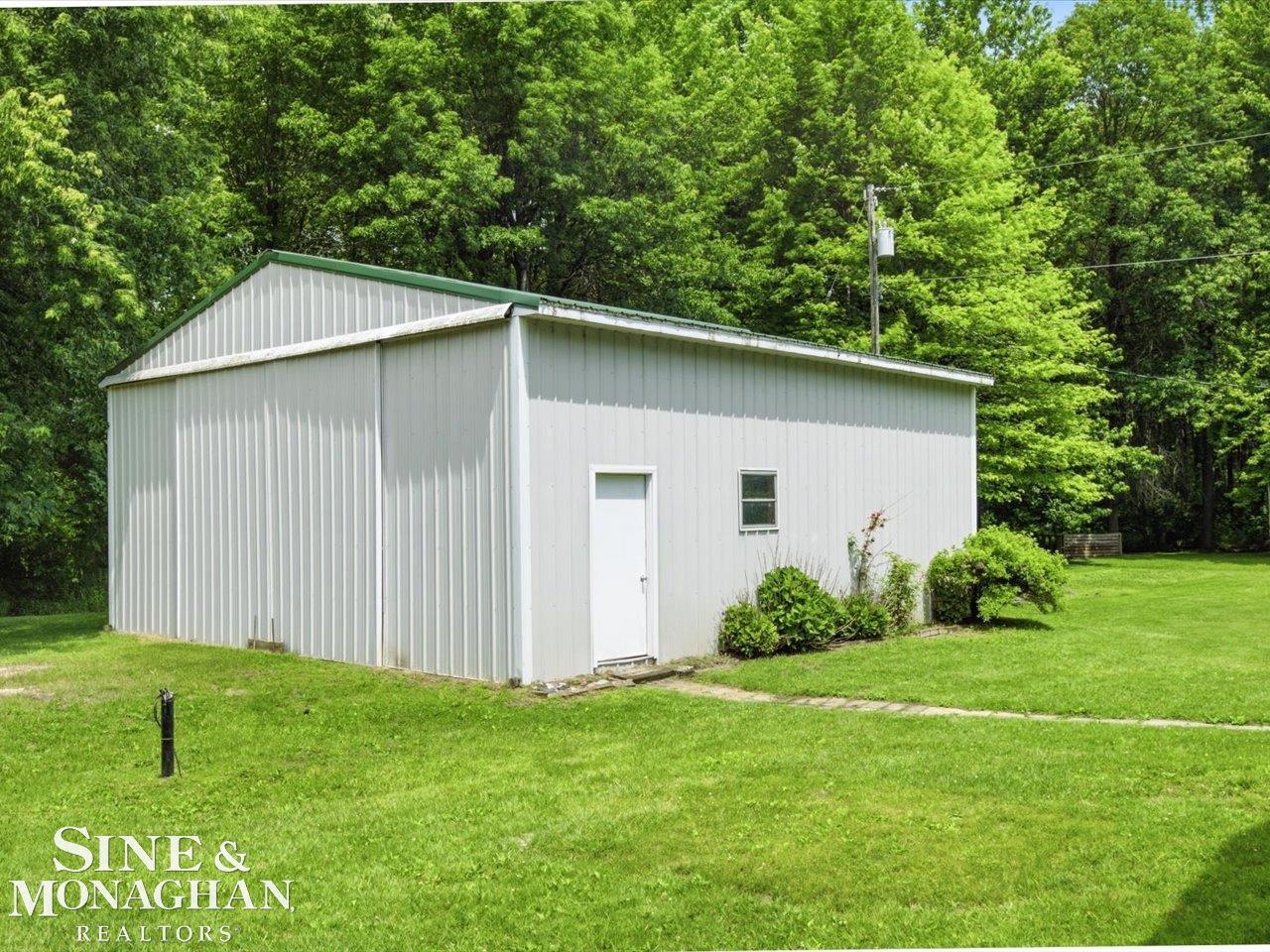 9211 Folkert Road Property Photo 9