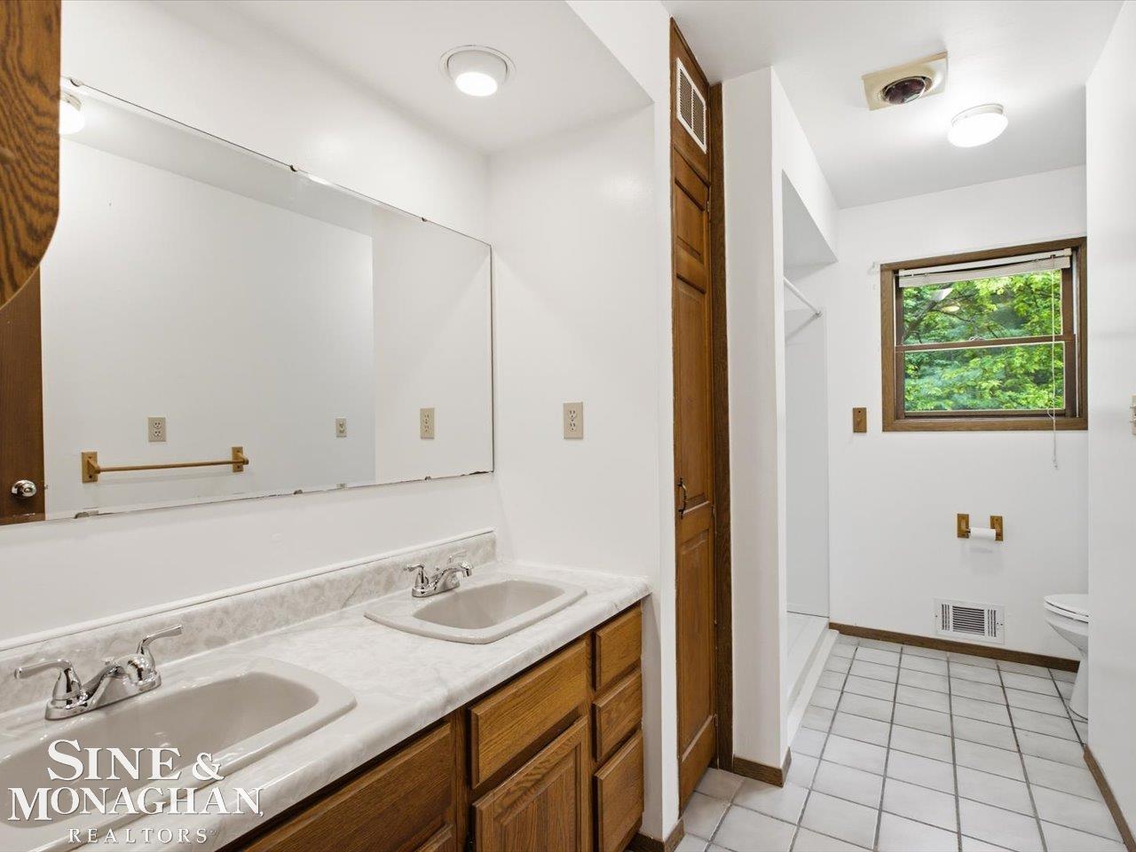 9211 Folkert Road Property Photo 32