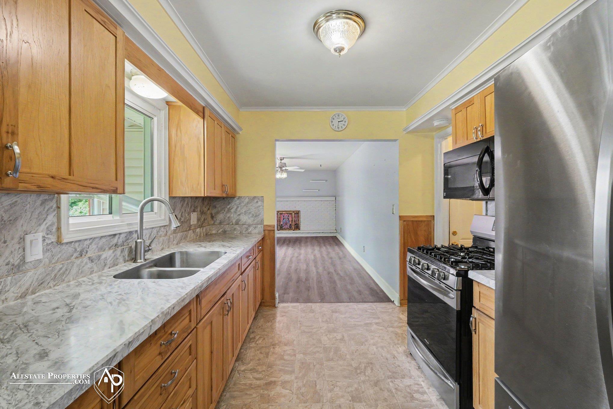 6499 Bristol Road Property Photo 4