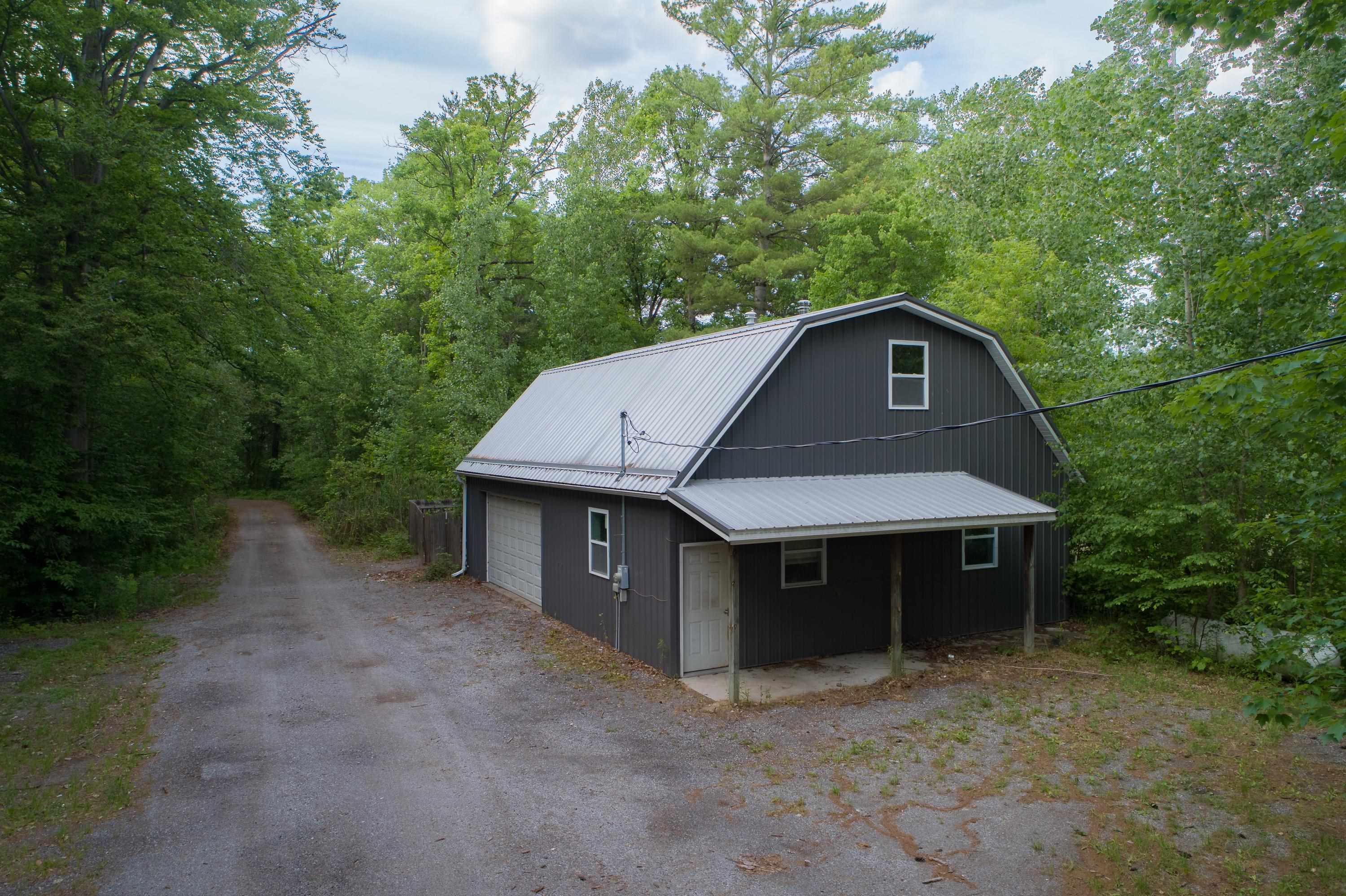 1365 E Shaffer Road Property Photo 9