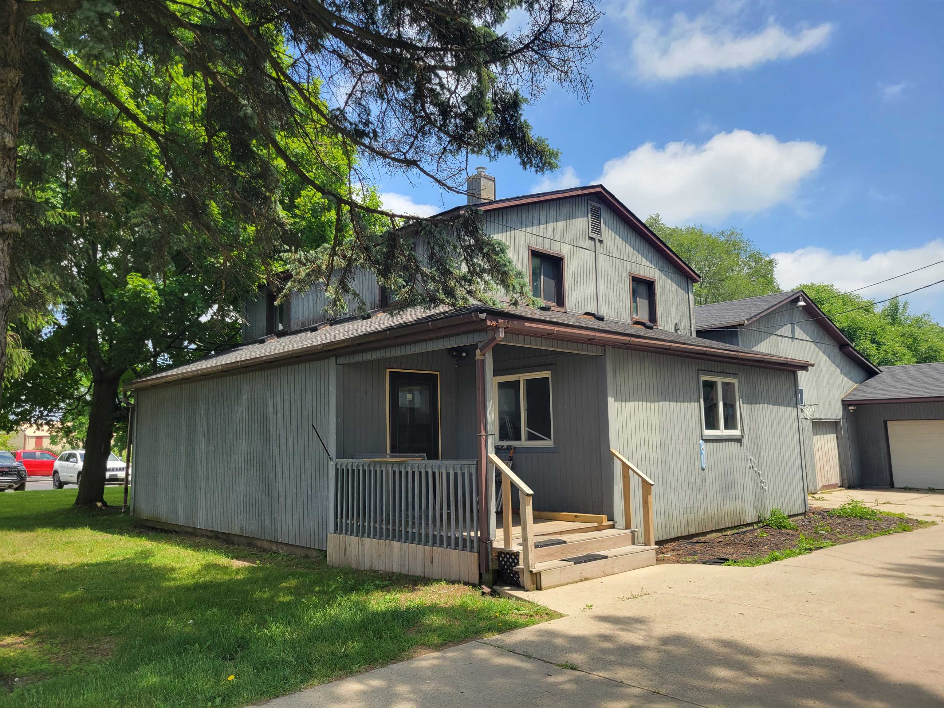 11372 N Linden Road Property Photo 1